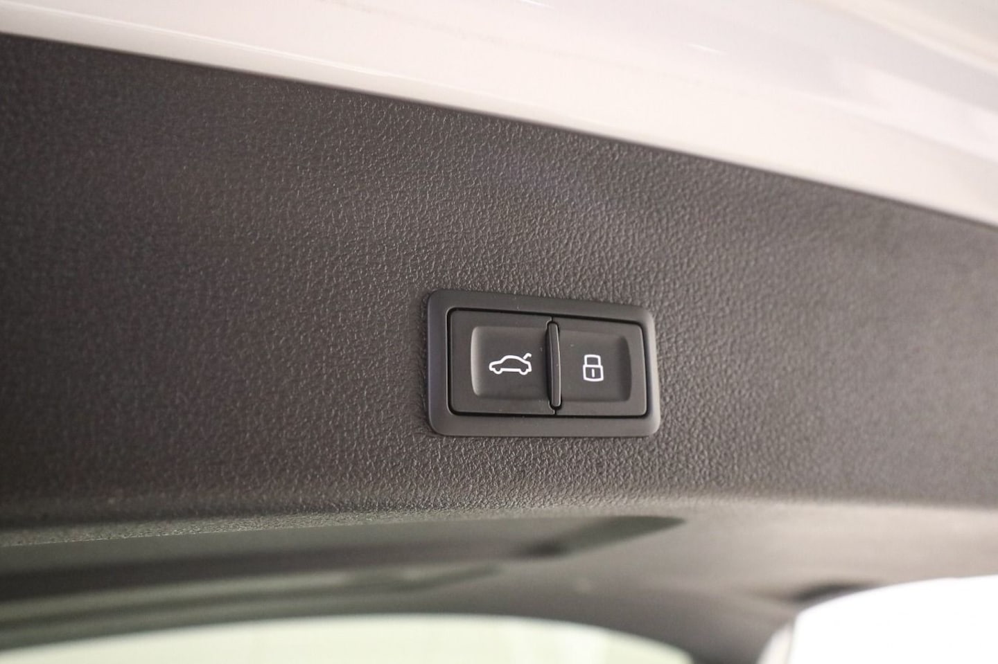Bild über Audi S6 Avant TDI quattro tiptronic - für weitere Informationen kontaktieren Sie den Audi Partner