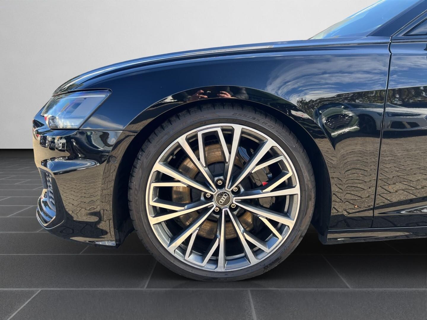 Bild über Audi S6 TDI quattro tiptronic - für weitere Informationen kontaktieren Sie den Audi Partner