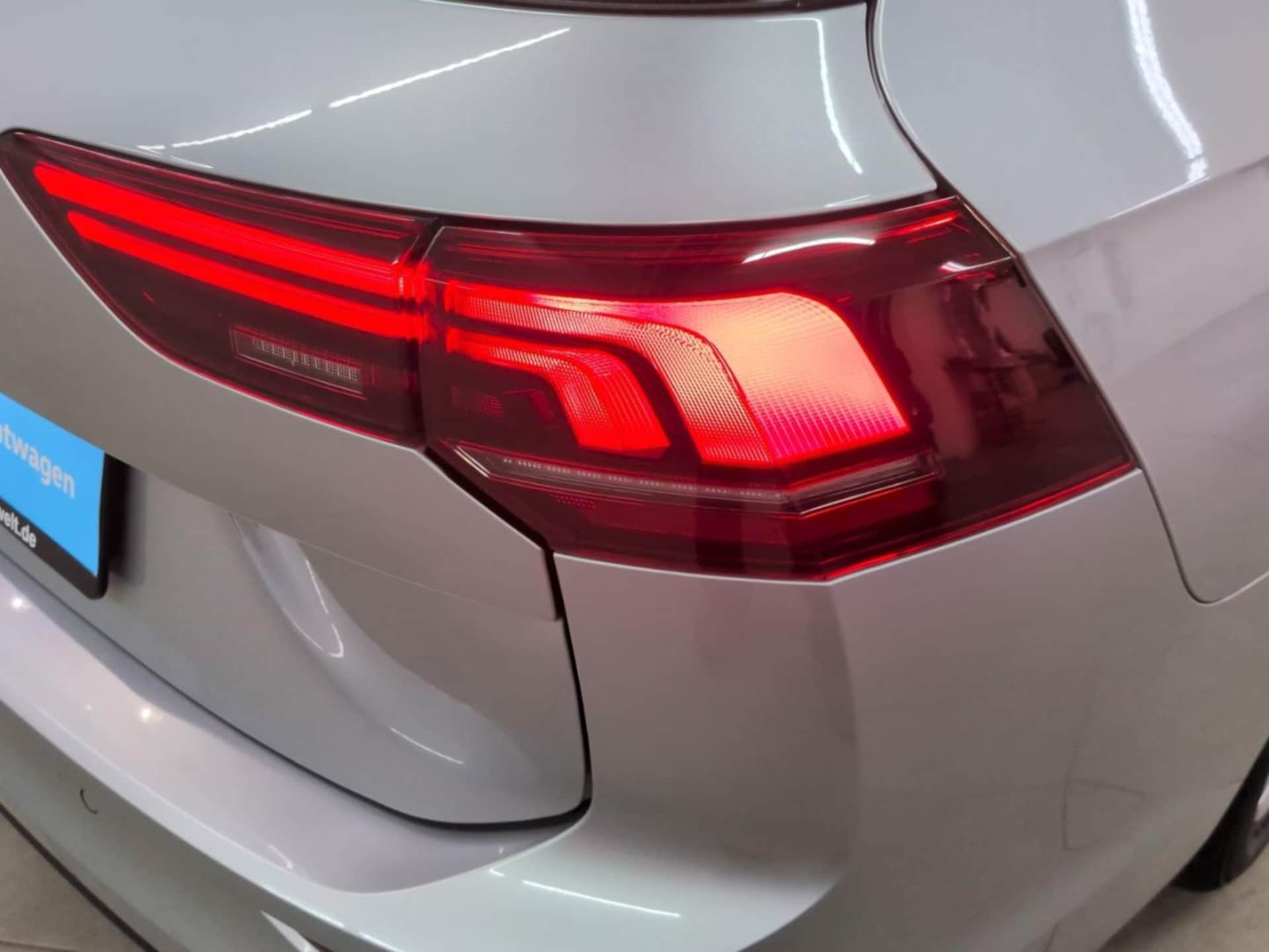 Volkswagen Golf Variant Life