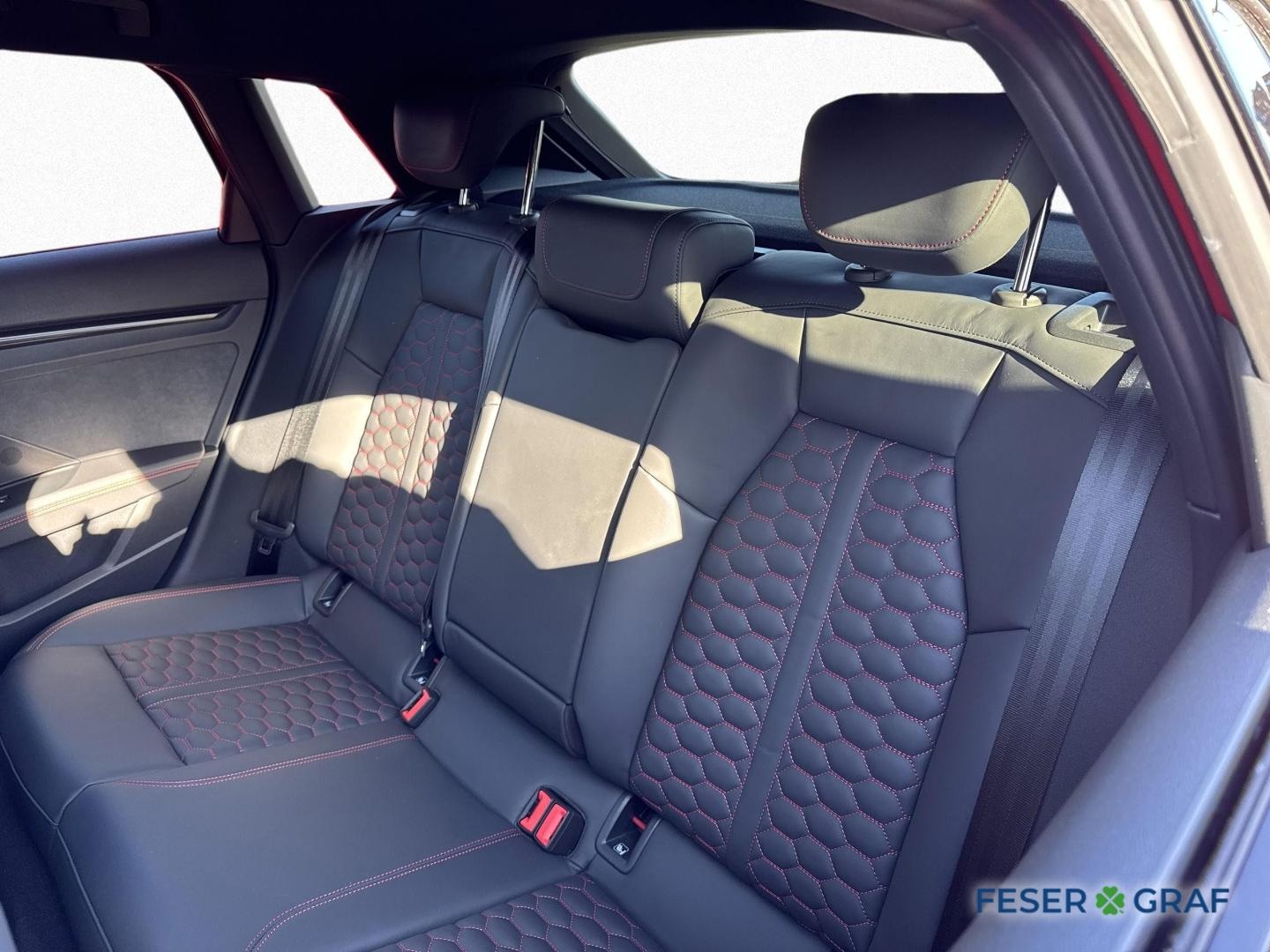 Bild über Audi RS 3 Sportback TFSI quattro 294 kW S tronic - für weitere Informationen kontaktieren Sie den Audi Partner