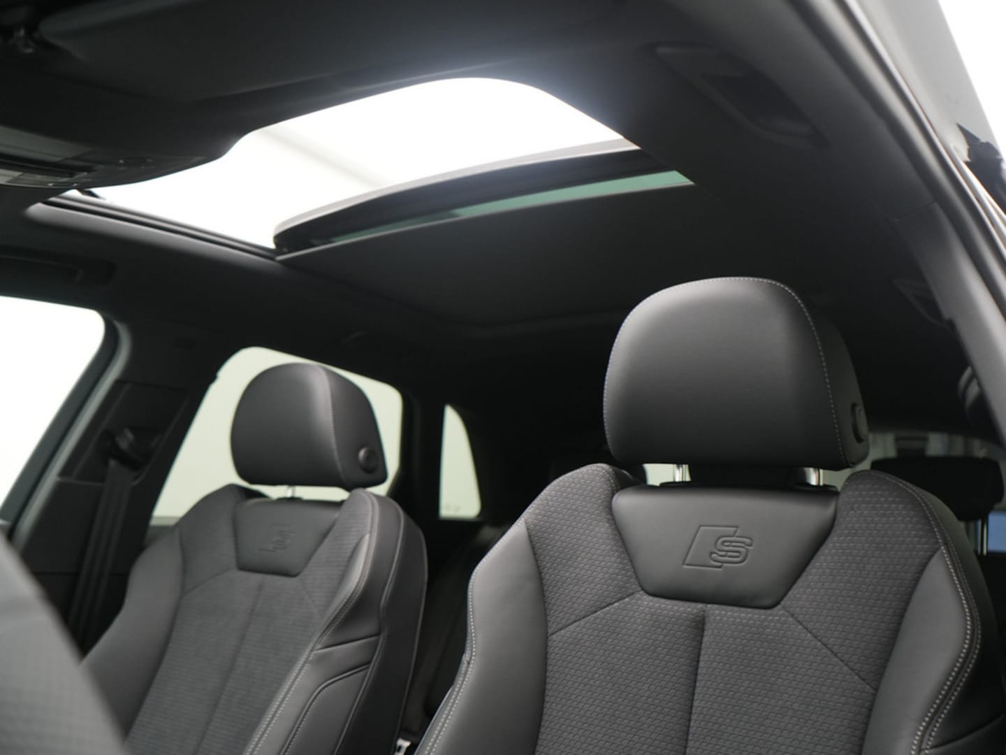 Bild über Audi Q3 TFSI 110 kW S tronic - für weitere Informationen kontaktieren Sie den Audi Partner