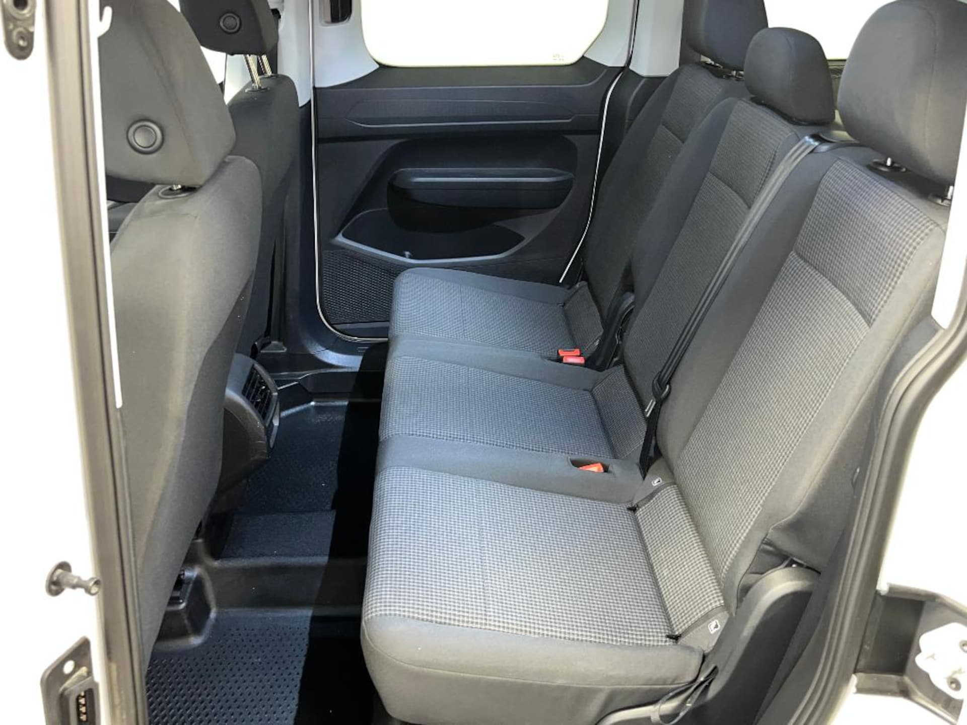 Volkswagen Caddy Basis-Modell