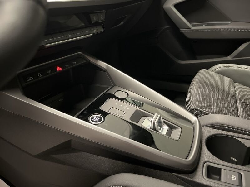 Immagine di Audi A3 Sportback TFSI e Identity Black 40 TFSI e 150 kW (204 CV) S tronic - Vista: for more details contact your dealer
