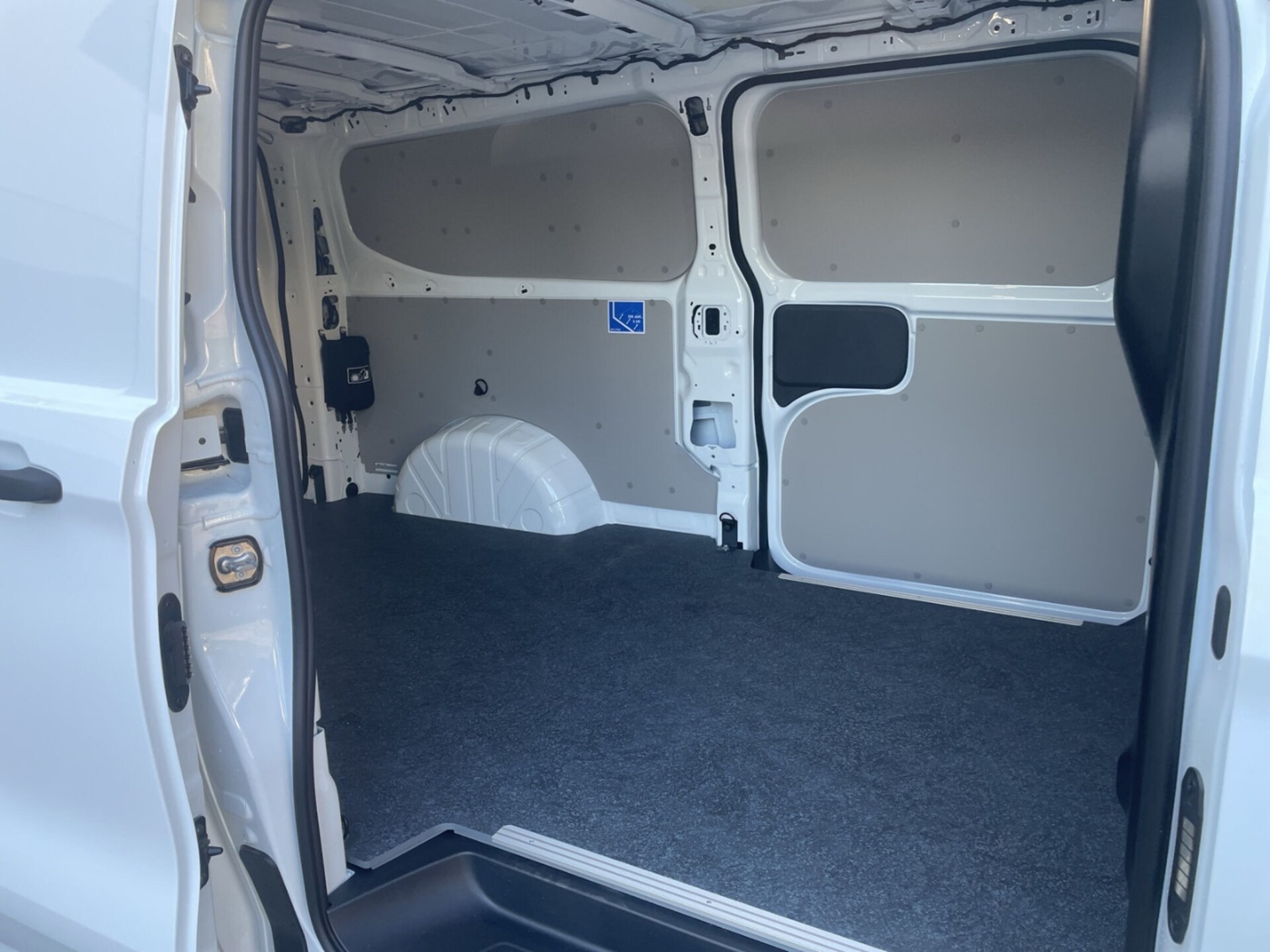 Volkswagen Transporter Kasten langer Radstand