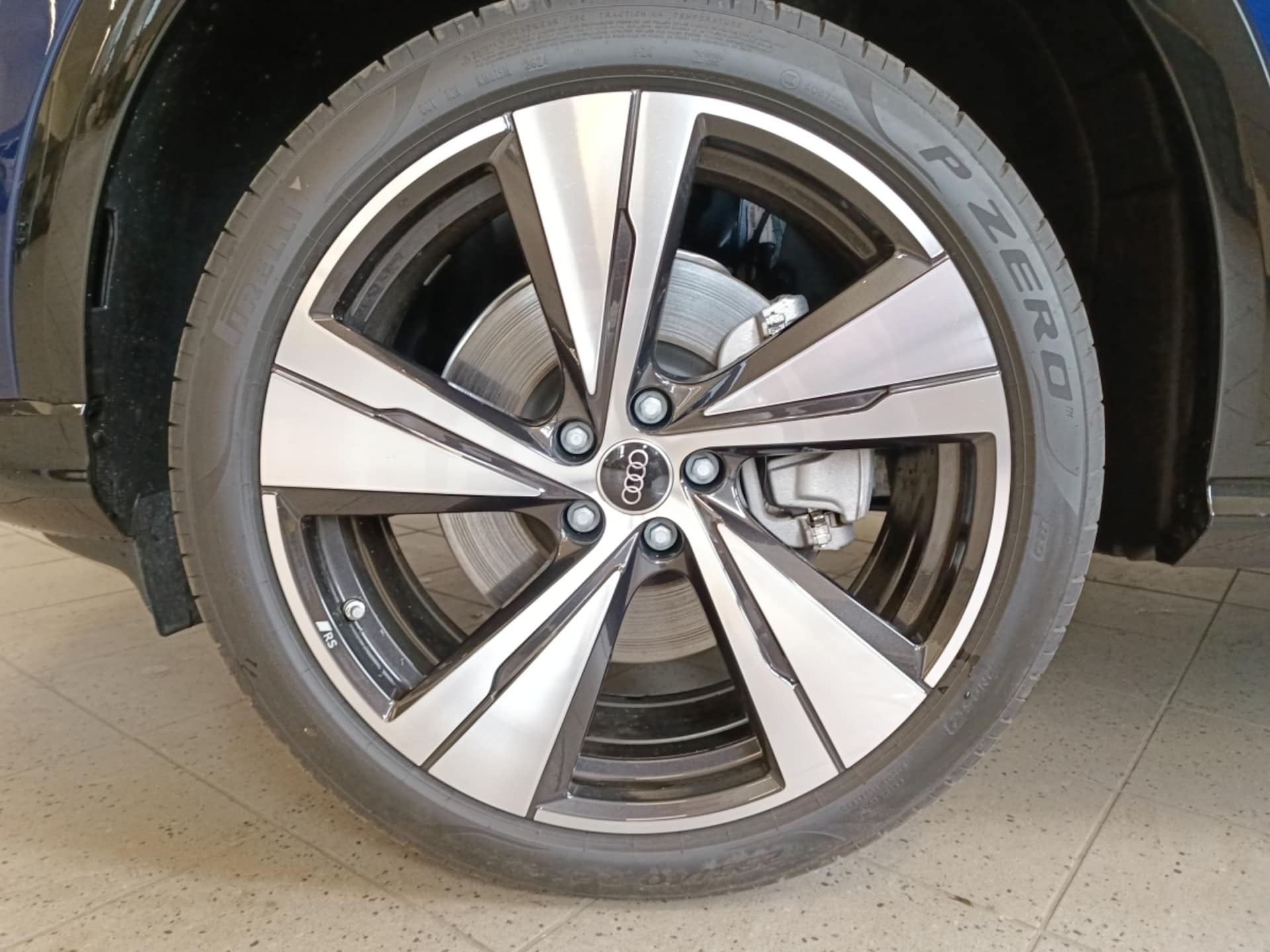 Audi Q5 Sportback edition one
