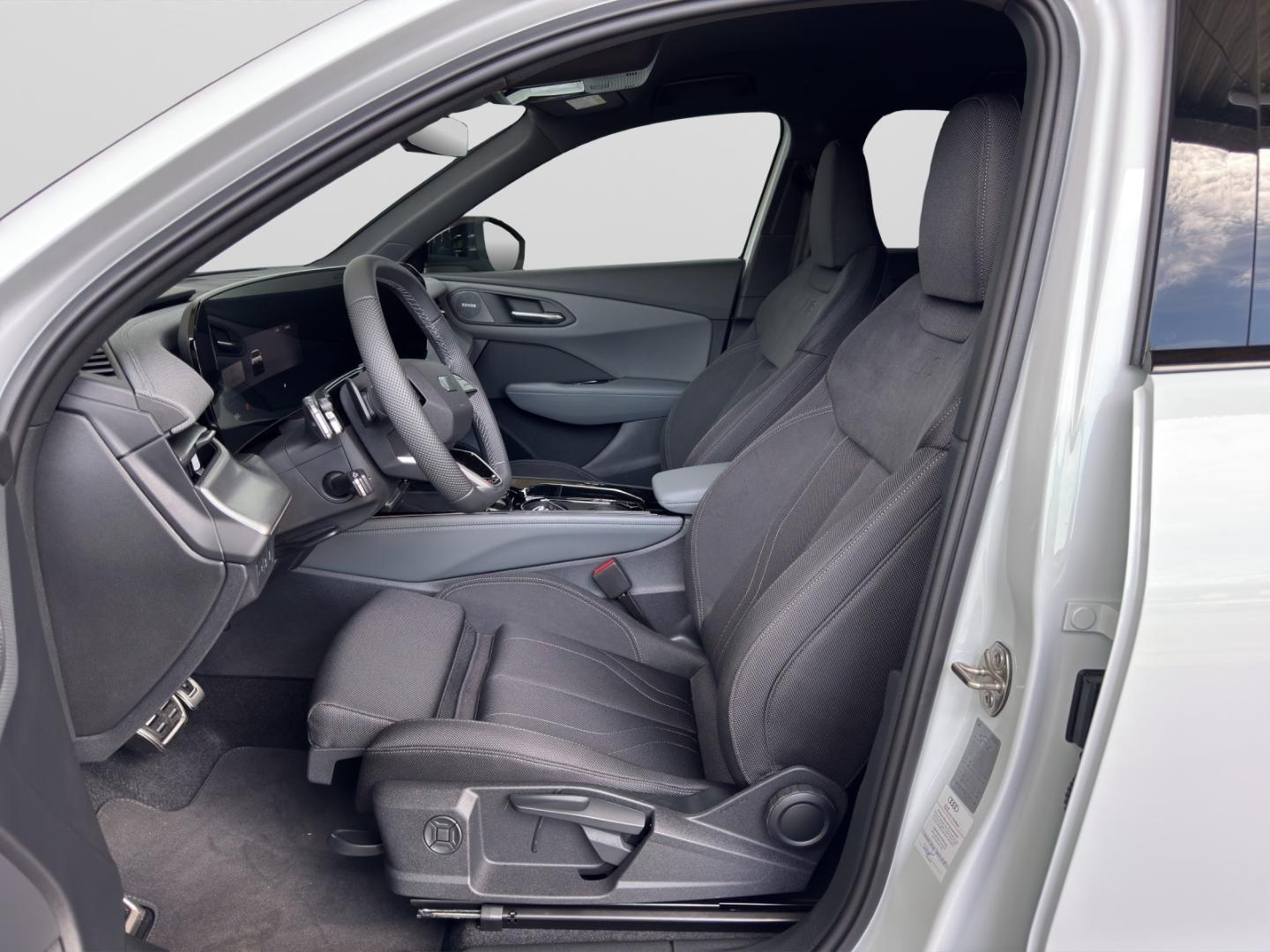 Bild über Audi Q3 SUV TFSI 110 kW S tronic - für weitere Informationen kontaktieren Sie den Audi Partner