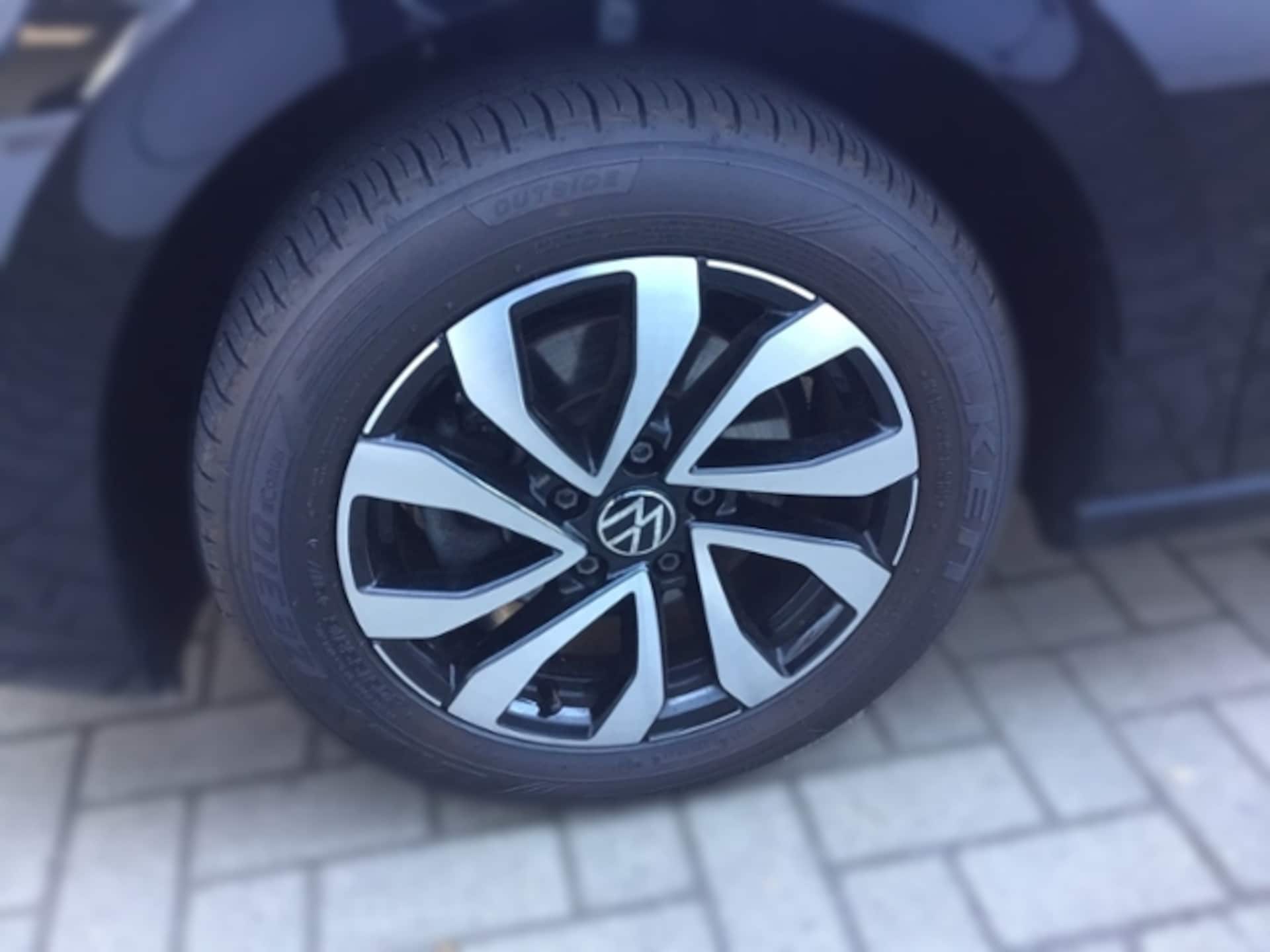 Volkswagen Golf Active
