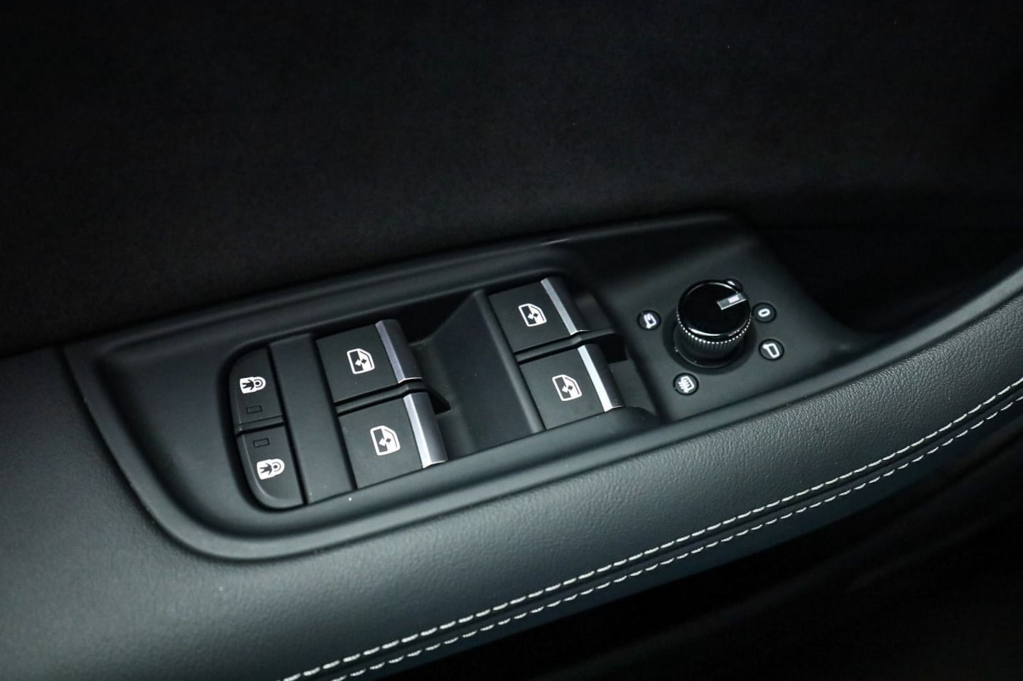 Bild über Audi SQ8 SUV TFSI quattro tiptronic - für weitere Informationen kontaktieren Sie den Audi Partner