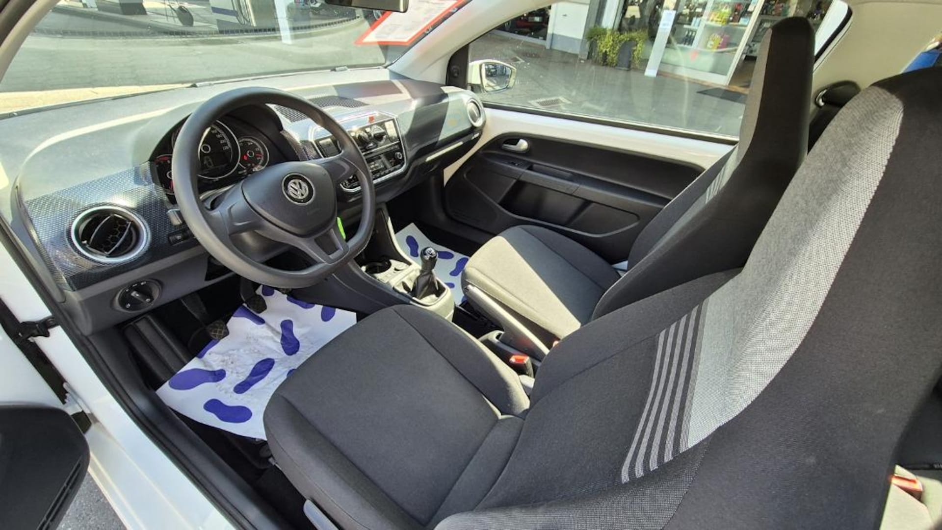 Volkswagen up! move up!