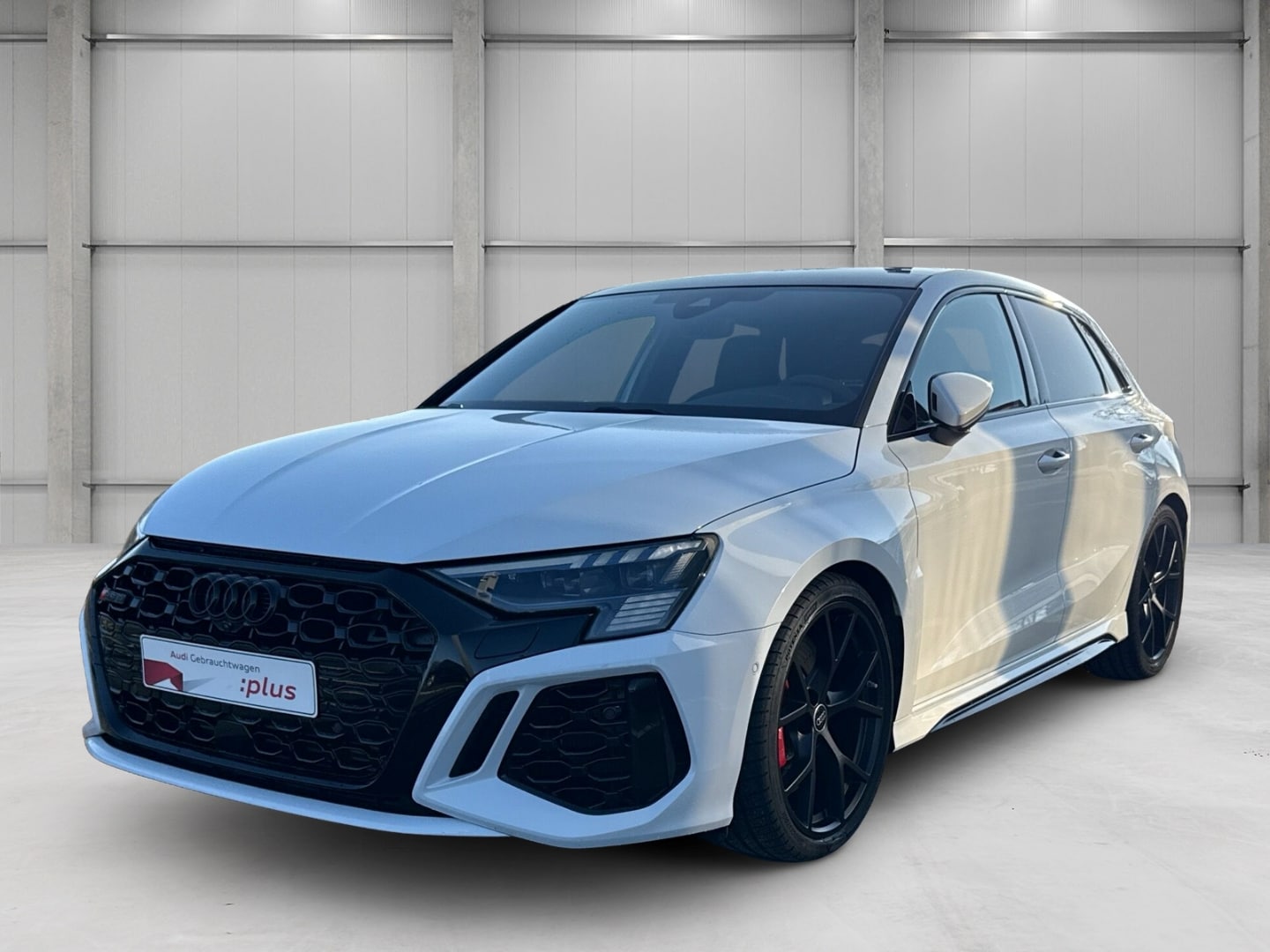 Bild über Audi RS 3 Sportback TFSI quattro S tronic - für weitere Informationen kontaktieren Sie den Audi Partner