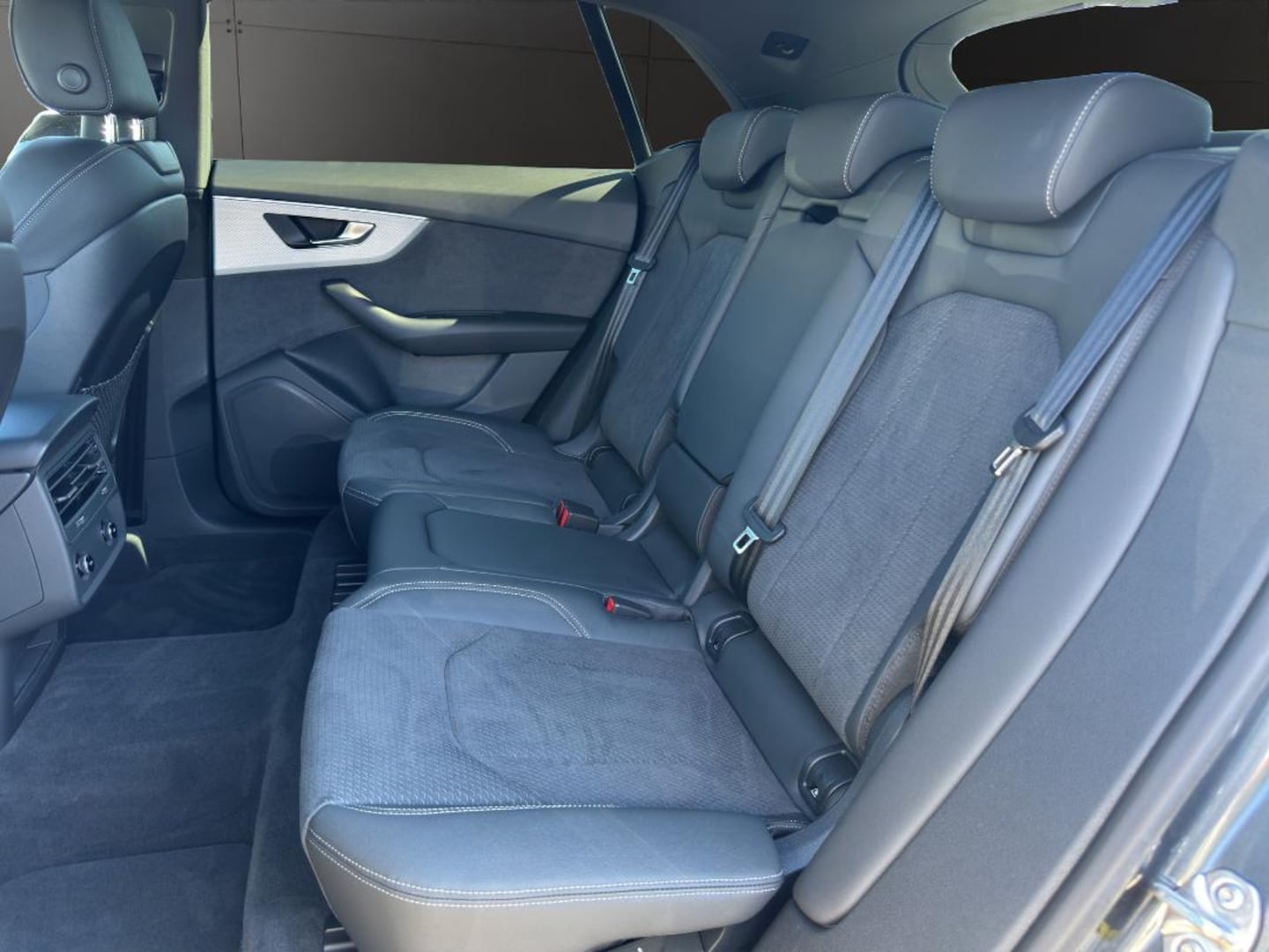 Bild über Audi Q8 SUV 50 TDI quattro tiptronic - für weitere Informationen kontaktieren Sie den Audi Partner