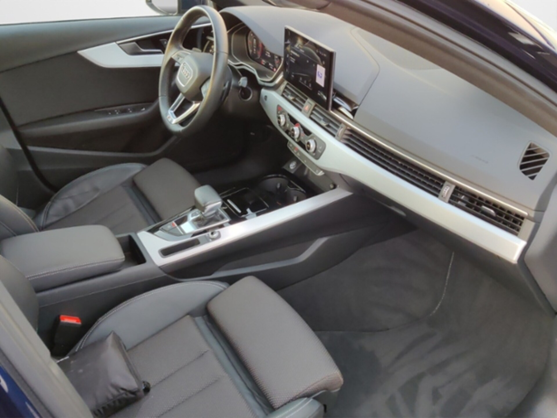 Audi A4 Limousine S line