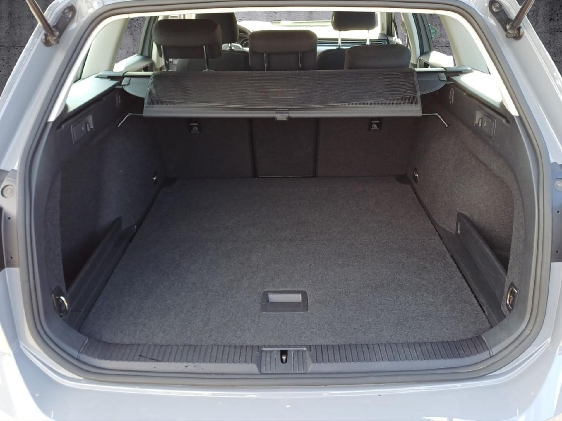 Volkswagen Passat Variant Basis-Modell