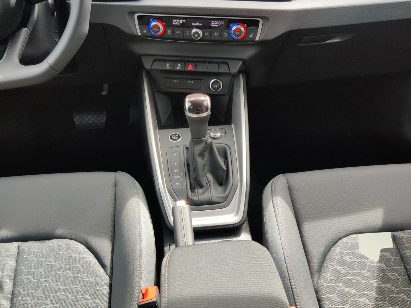 Bild über Audi A1 Sportback advanced 30 TFSI S tronic - für weitere Informationen kontaktieren Sie den Audi Partner