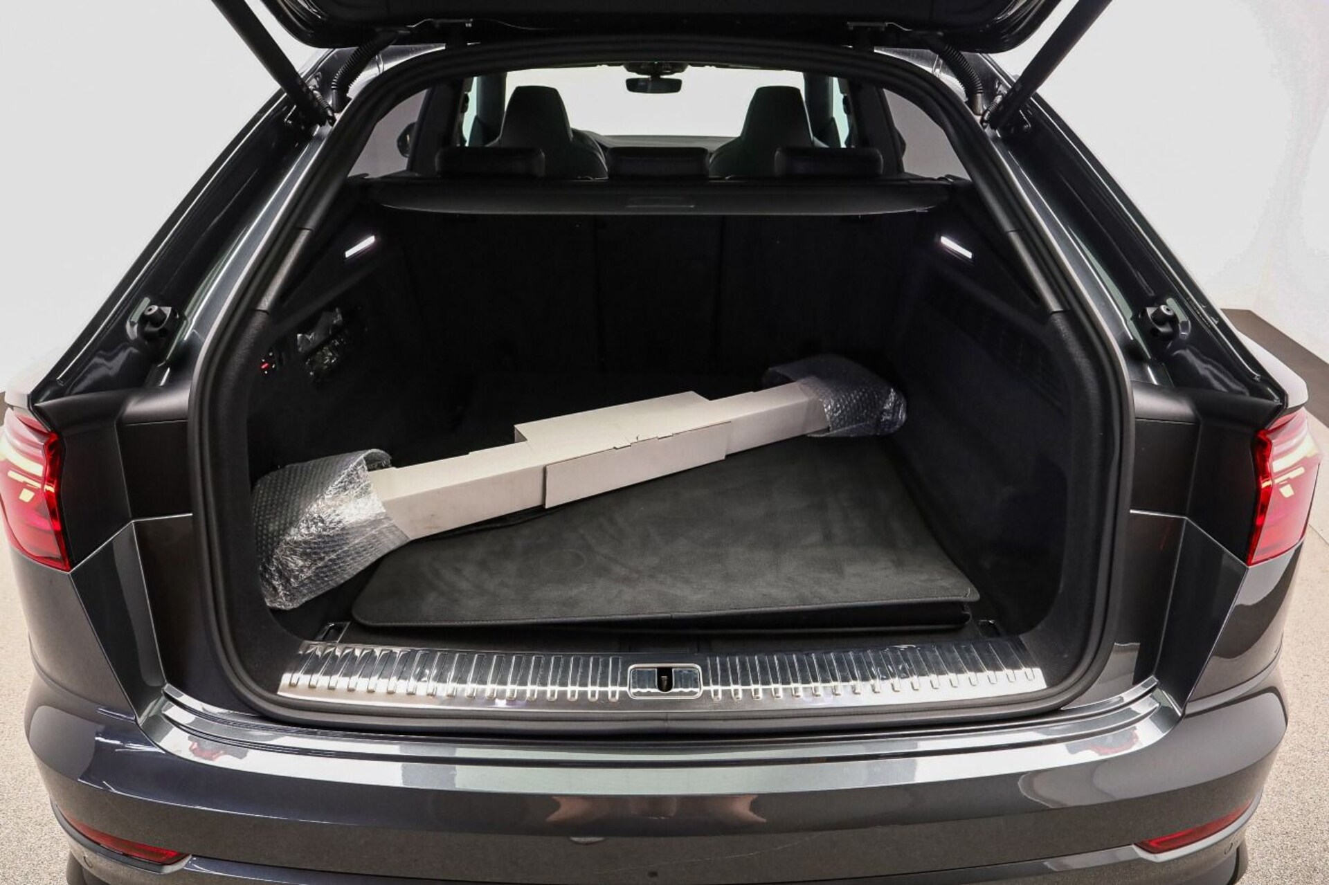 Audi SQ8 SUV