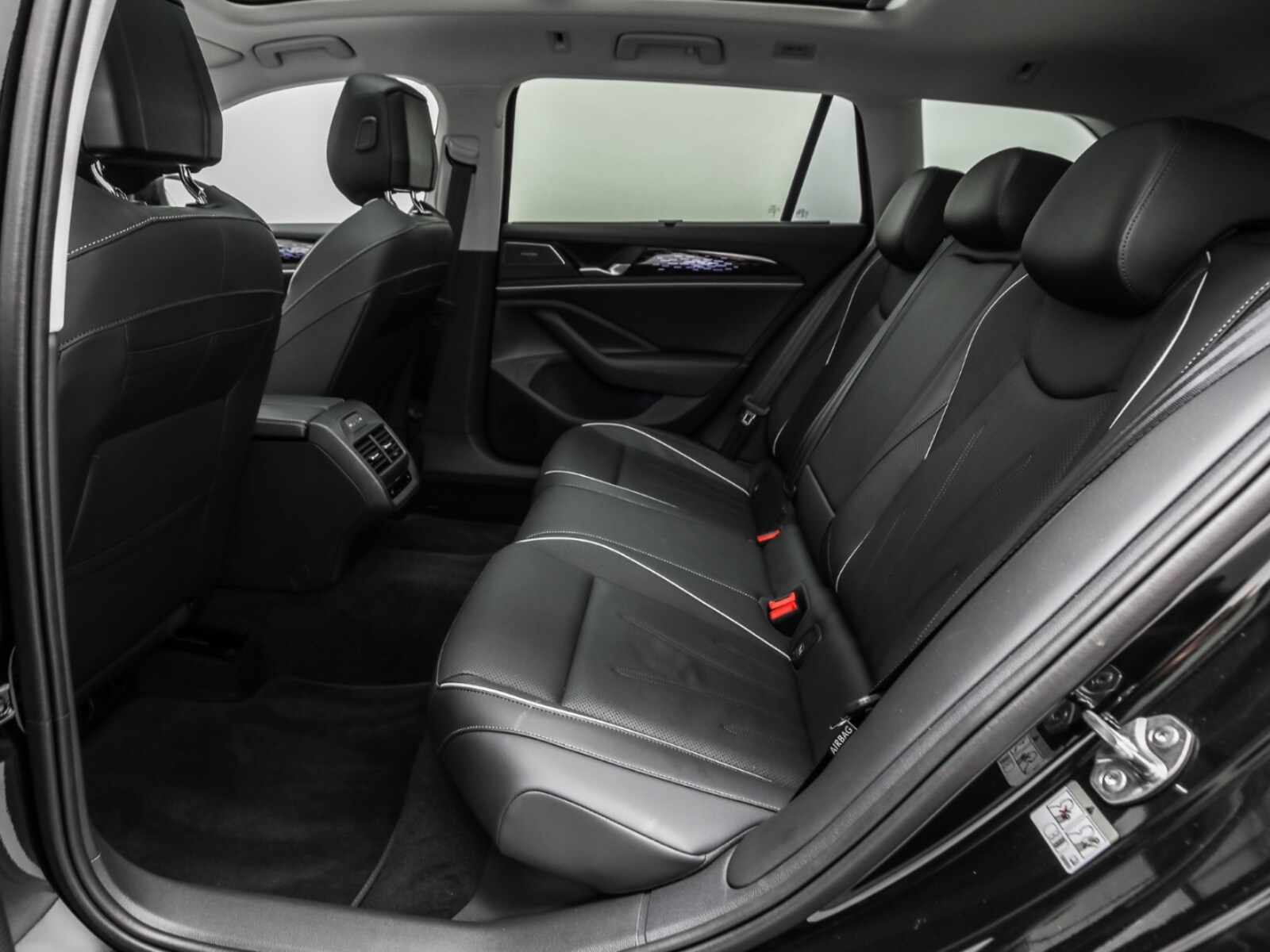 Volkswagen Passat – Bild 13