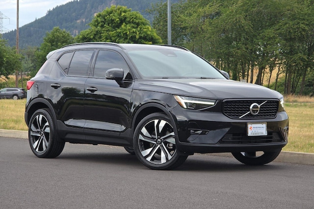 Photo of 2024 Volvo XC40 