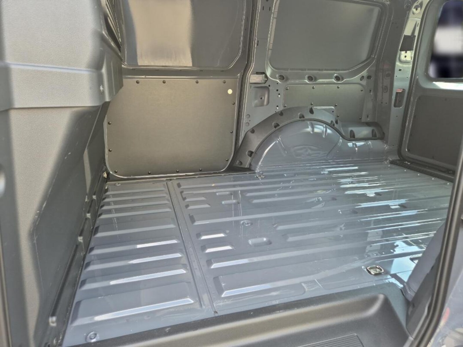 Volkswagen Caddy Maxi Cargo – Bild 10