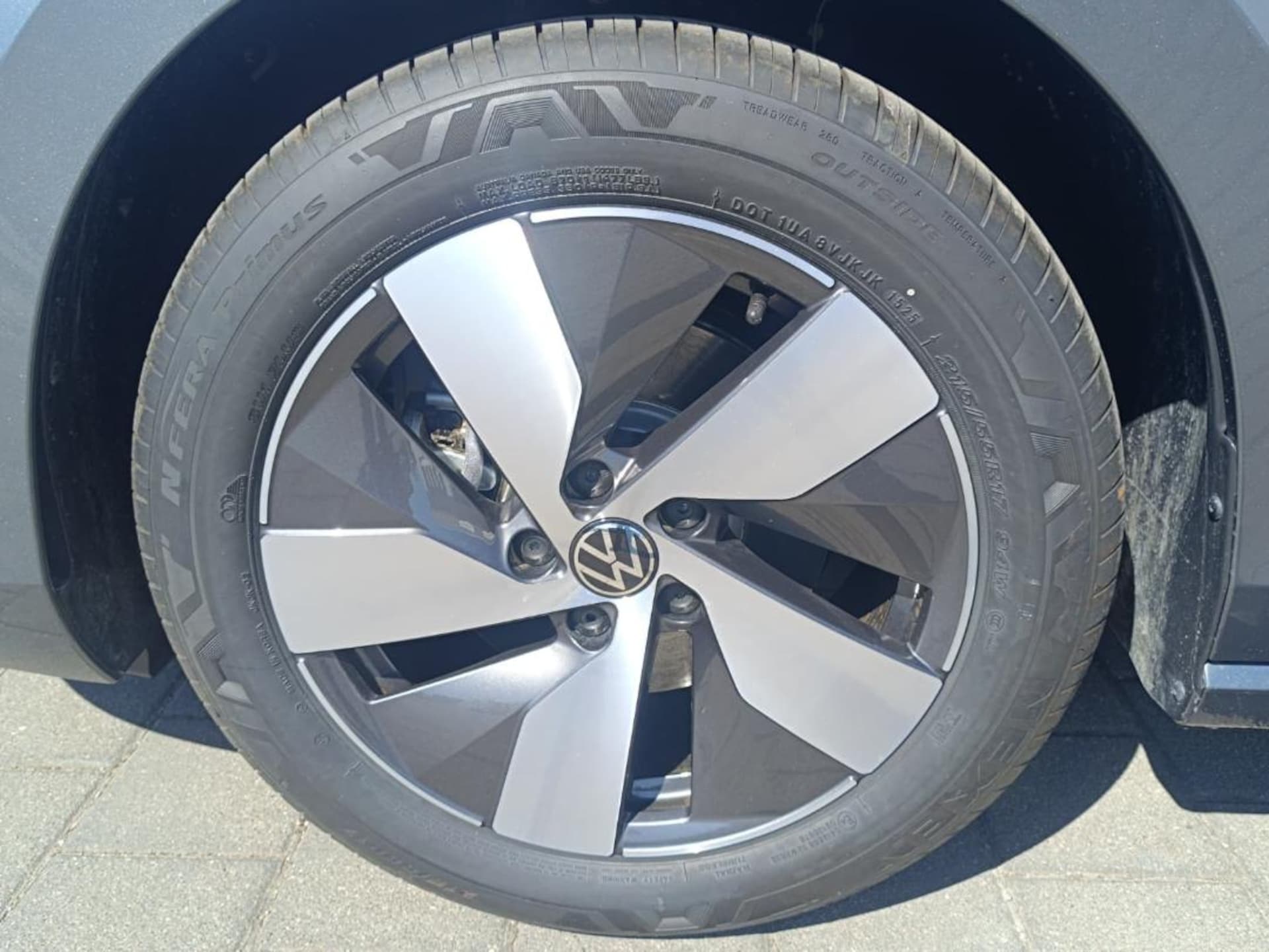 Volkswagen Passat Basis-Modell
