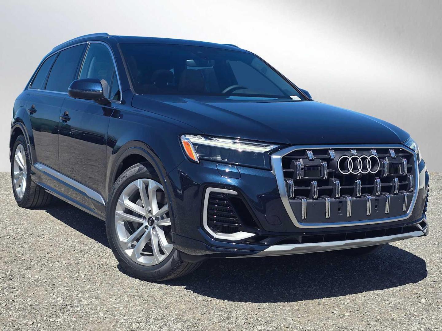 2026 Audi Q7 55 Premium Plus quattro Tiptronic's photo
