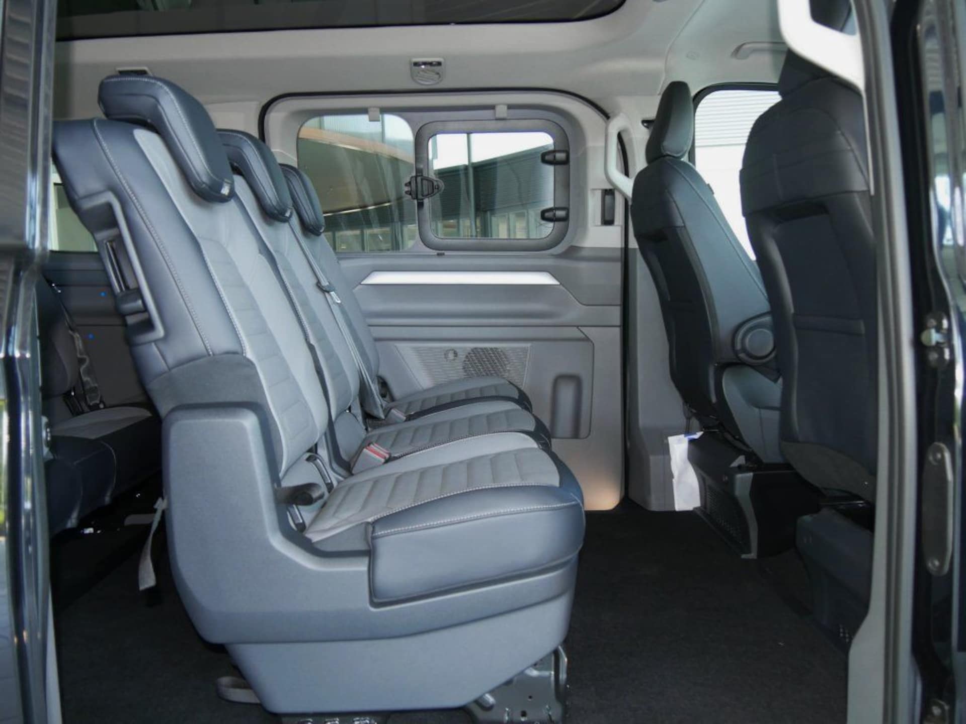 Volkswagen e-Caravelle Style