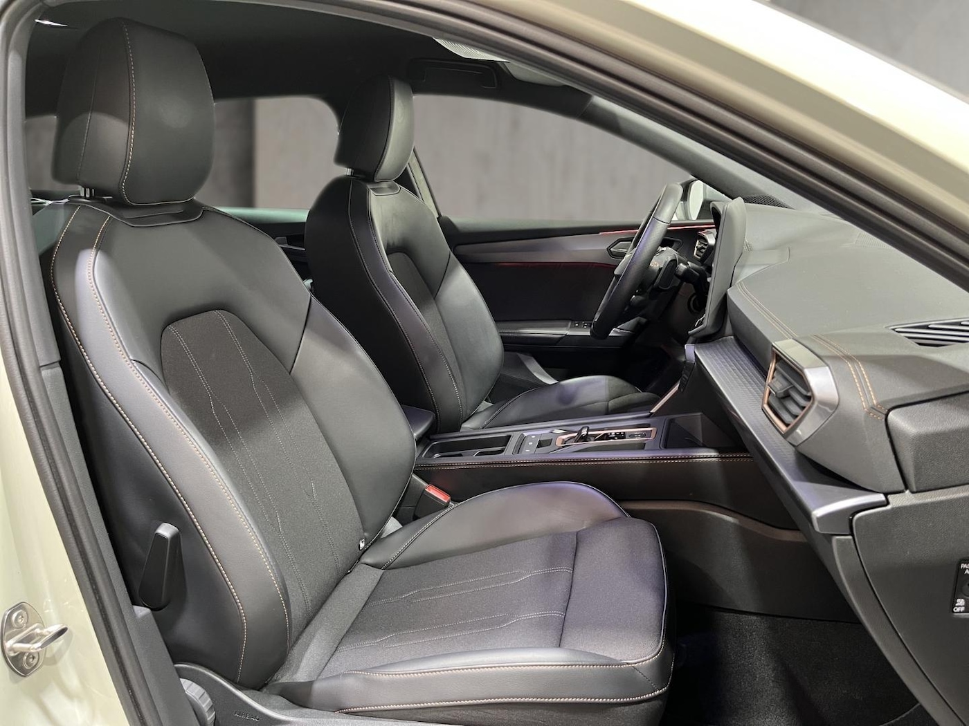 CUPRA Leon Sportstourer 1.5 eTSI DSG 110 kW (150 CV) — photo 5