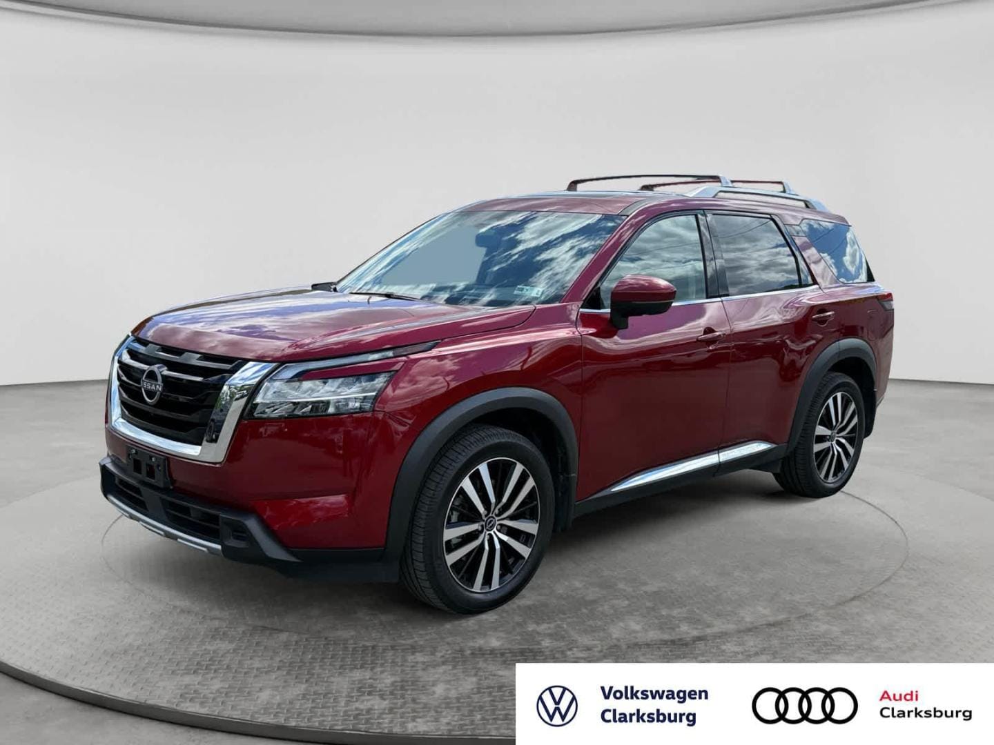 2023 Nissan Pathfinder Platinum 4WD's photo
