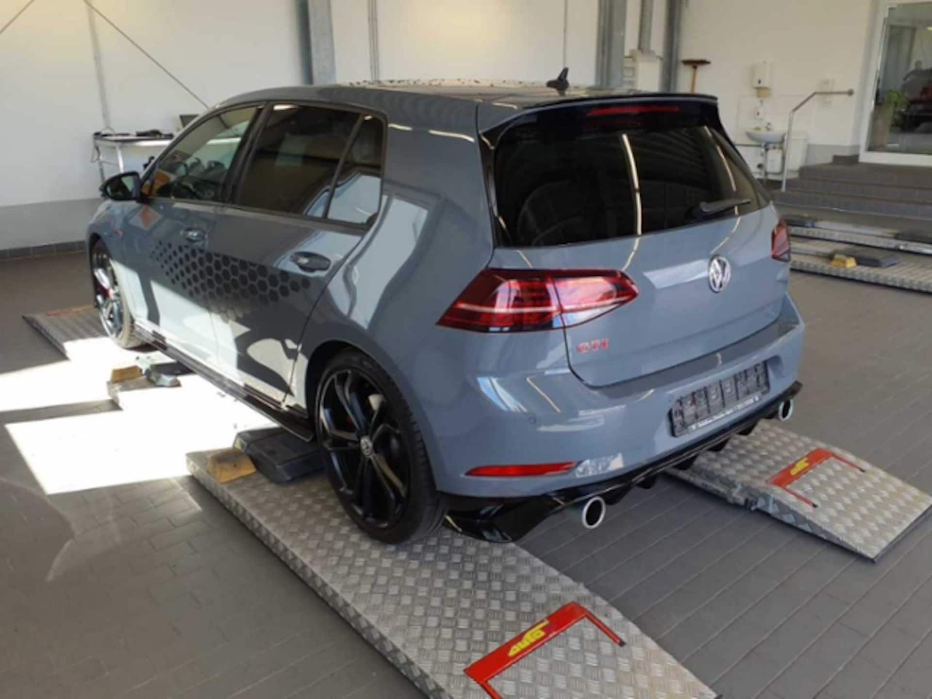 Volkswagen Golf GTI