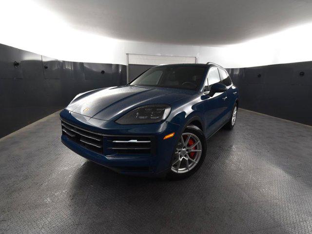 2024 Porsche Cayenne S's photo