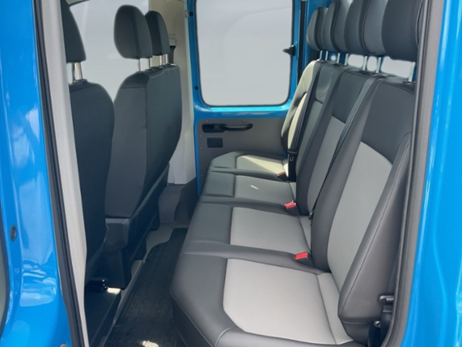 Volkswagen Crafter Doppelkabine mittlerer Radstand – Bild 13