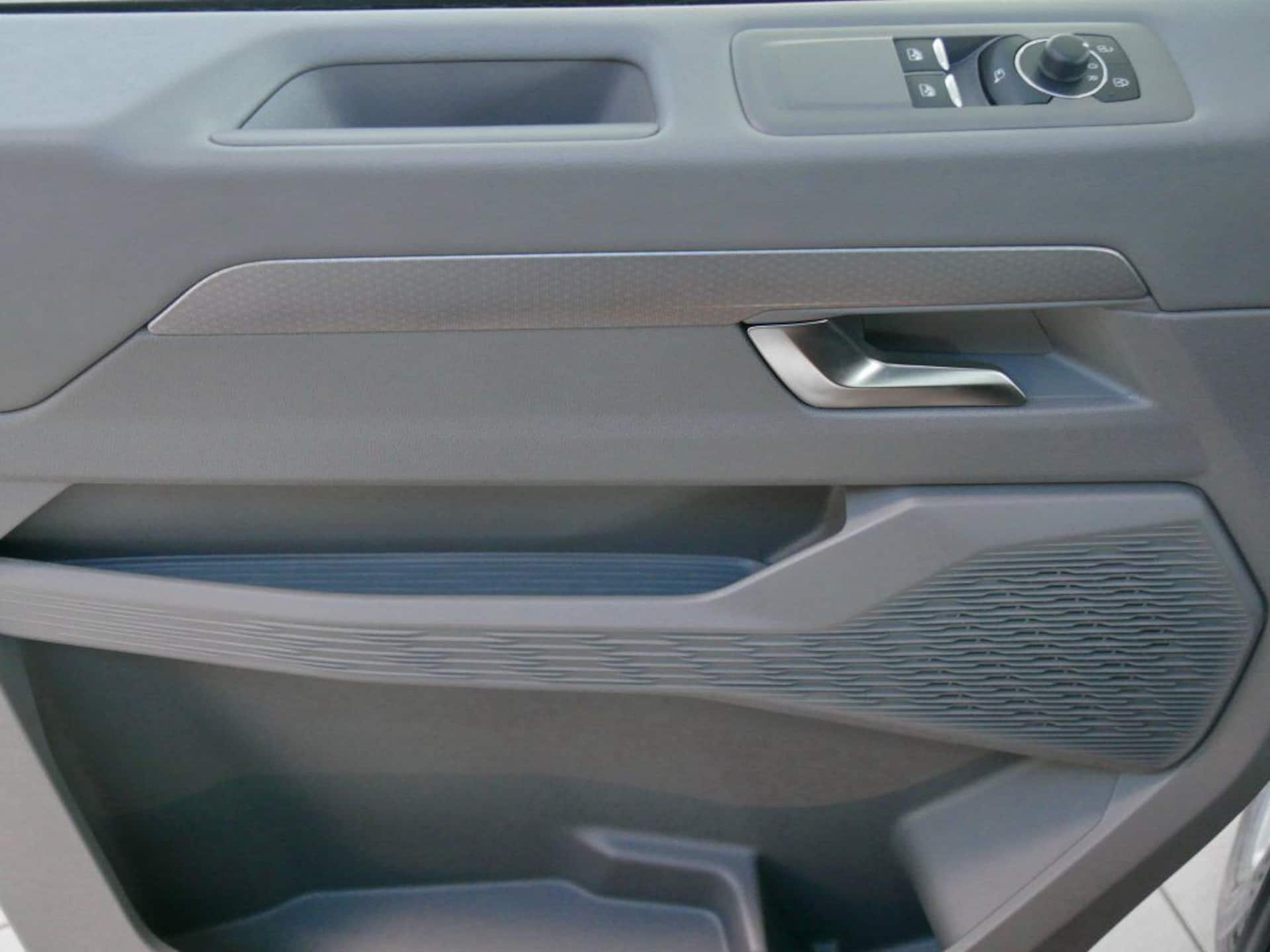 Volkswagen e-Caravelle Style