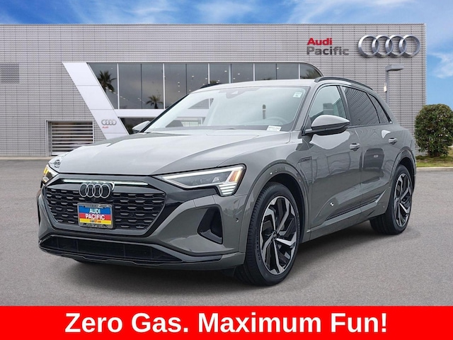 Photo of 2024 Audi Q8 e-tron 