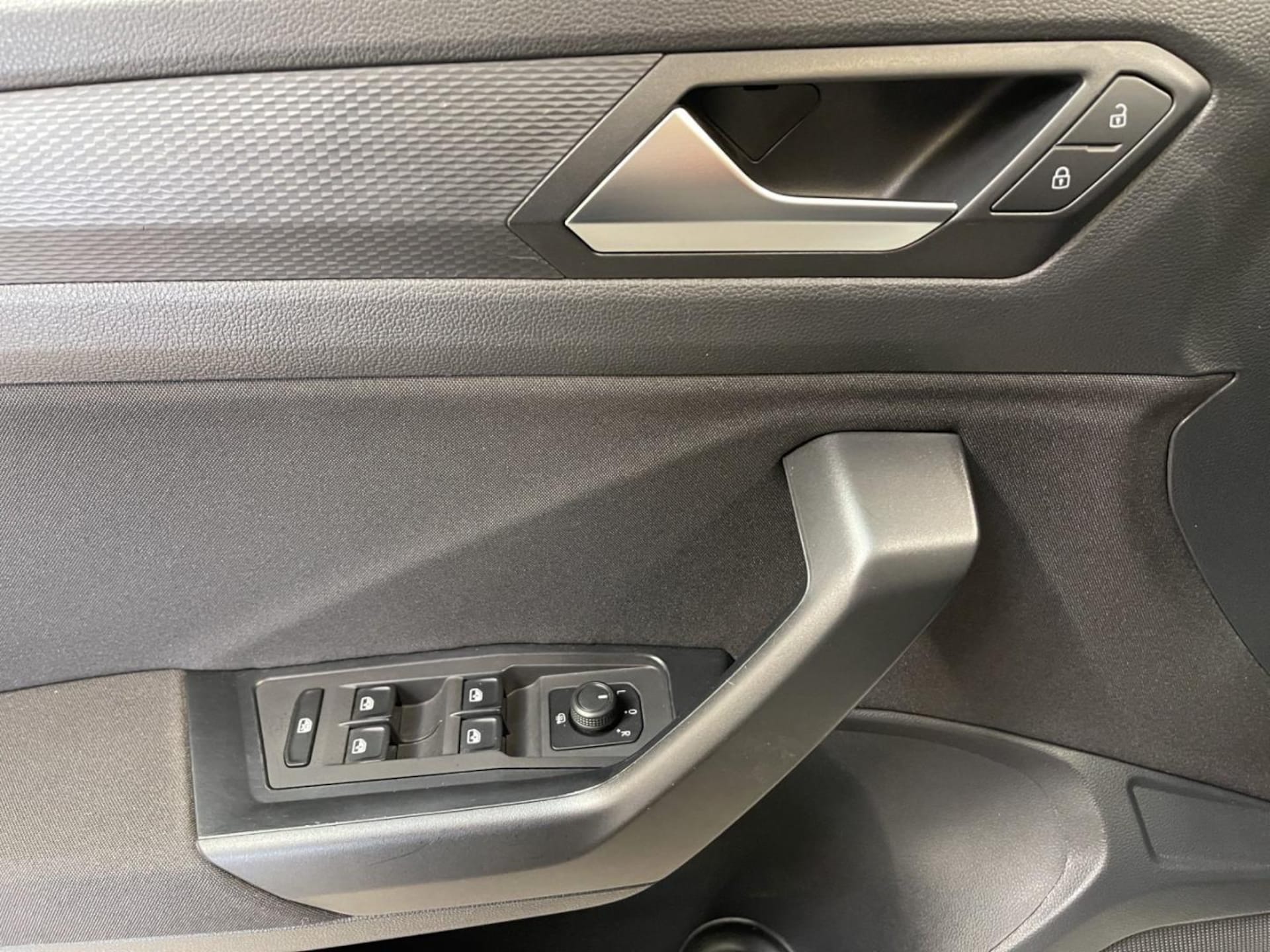 Volkswagen T-Roc Basis-Modell