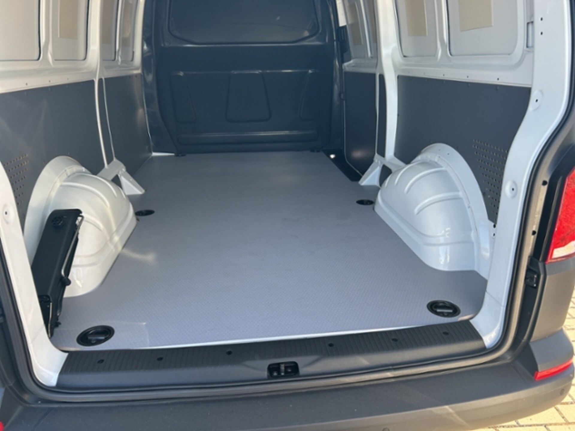 Volkswagen T6.1 Transporter Kasten langer Radstand