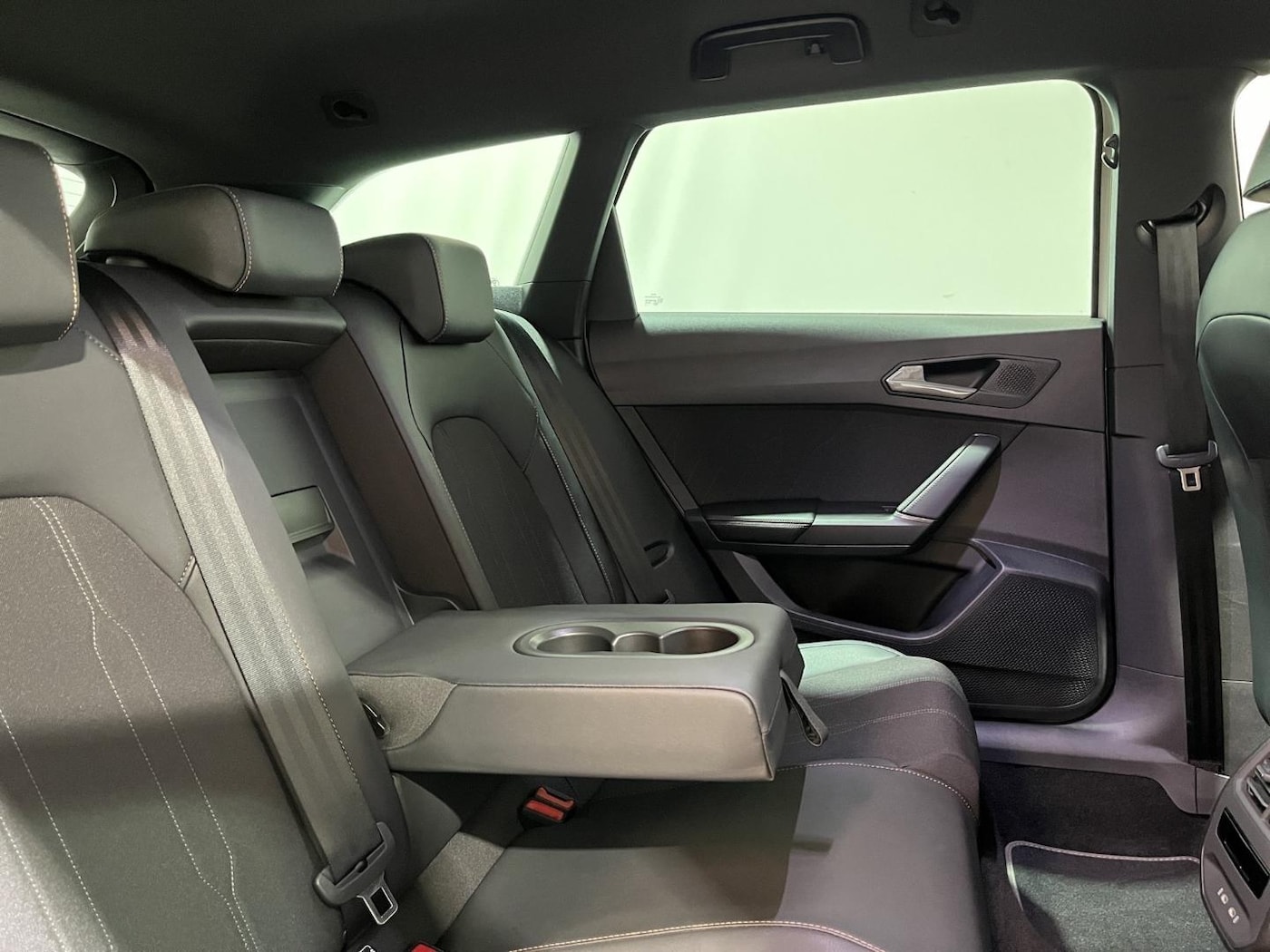 CUPRA Leon Sportstourer 1.5 eTSI DSG 110 kW (150 CV) — photo 20