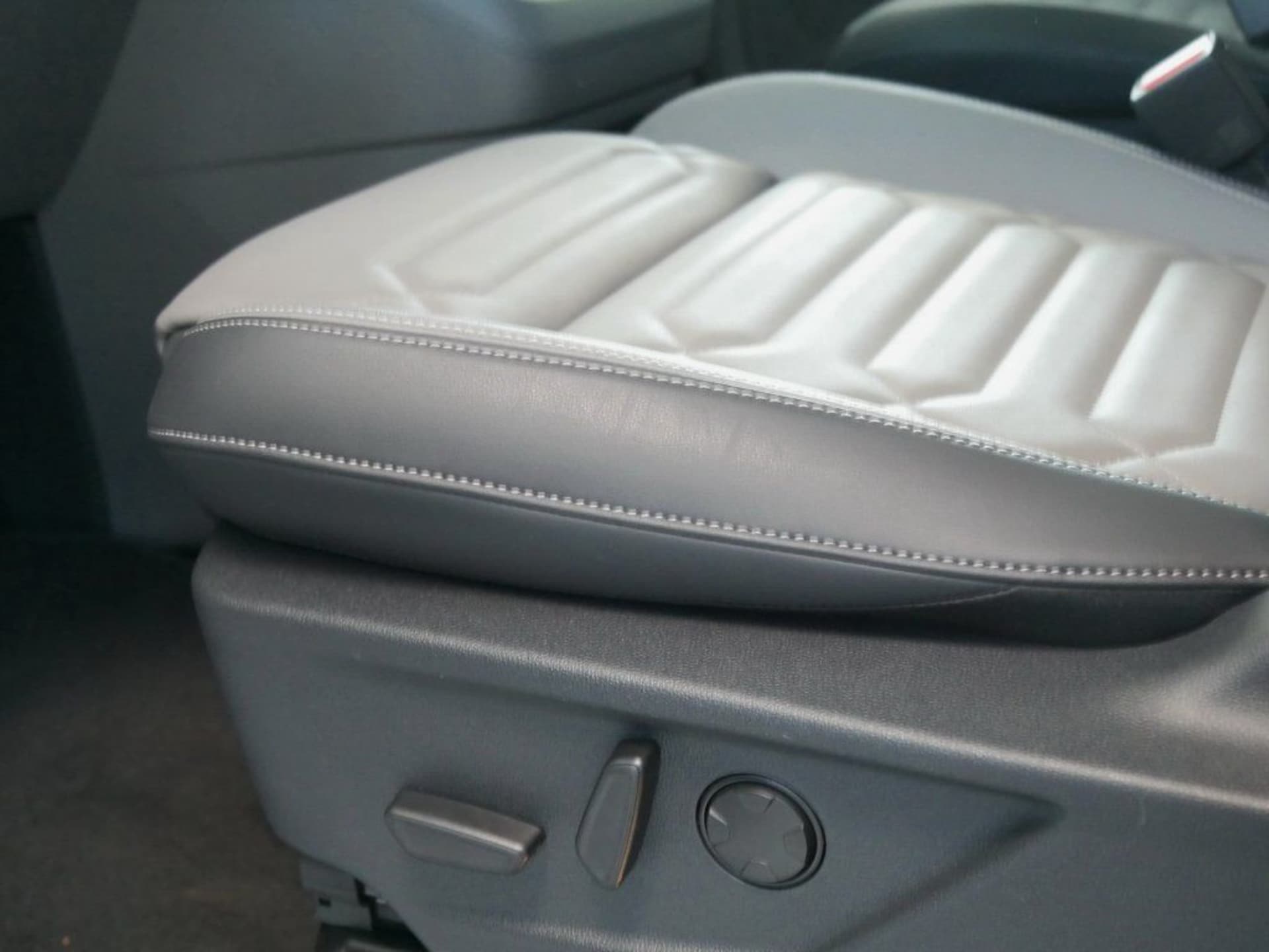 Volkswagen e-Caravelle Style