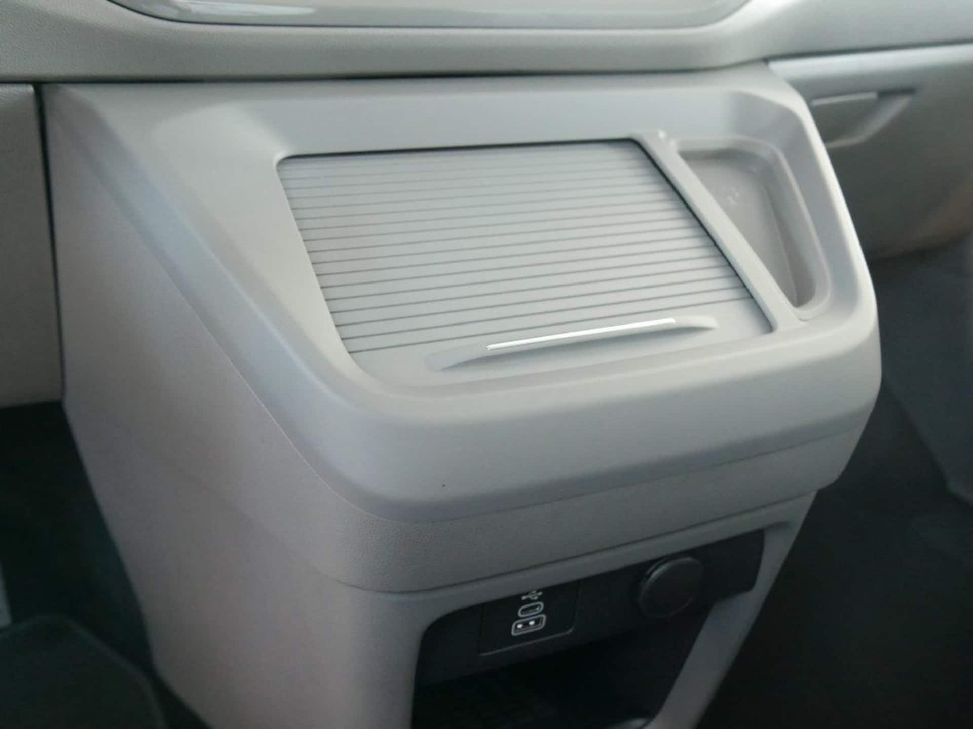 Volkswagen e-Caravelle Style