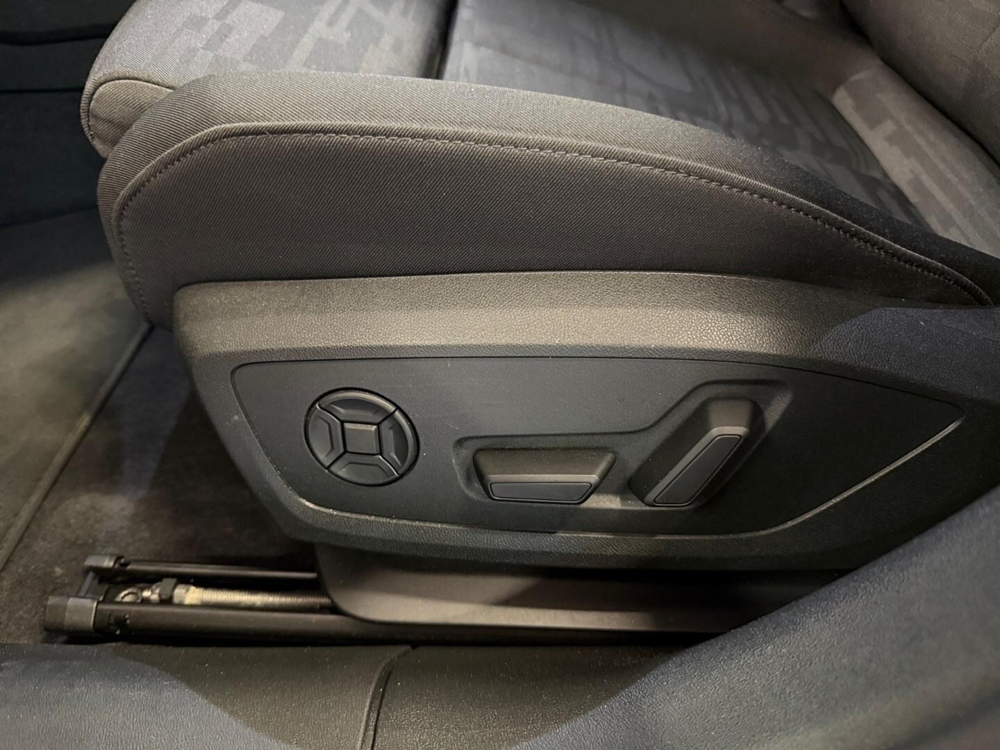 Bild über Audi A5 Avant TDI 150 kW S tronic - für weitere Informationen kontaktieren Sie den Audi Partner