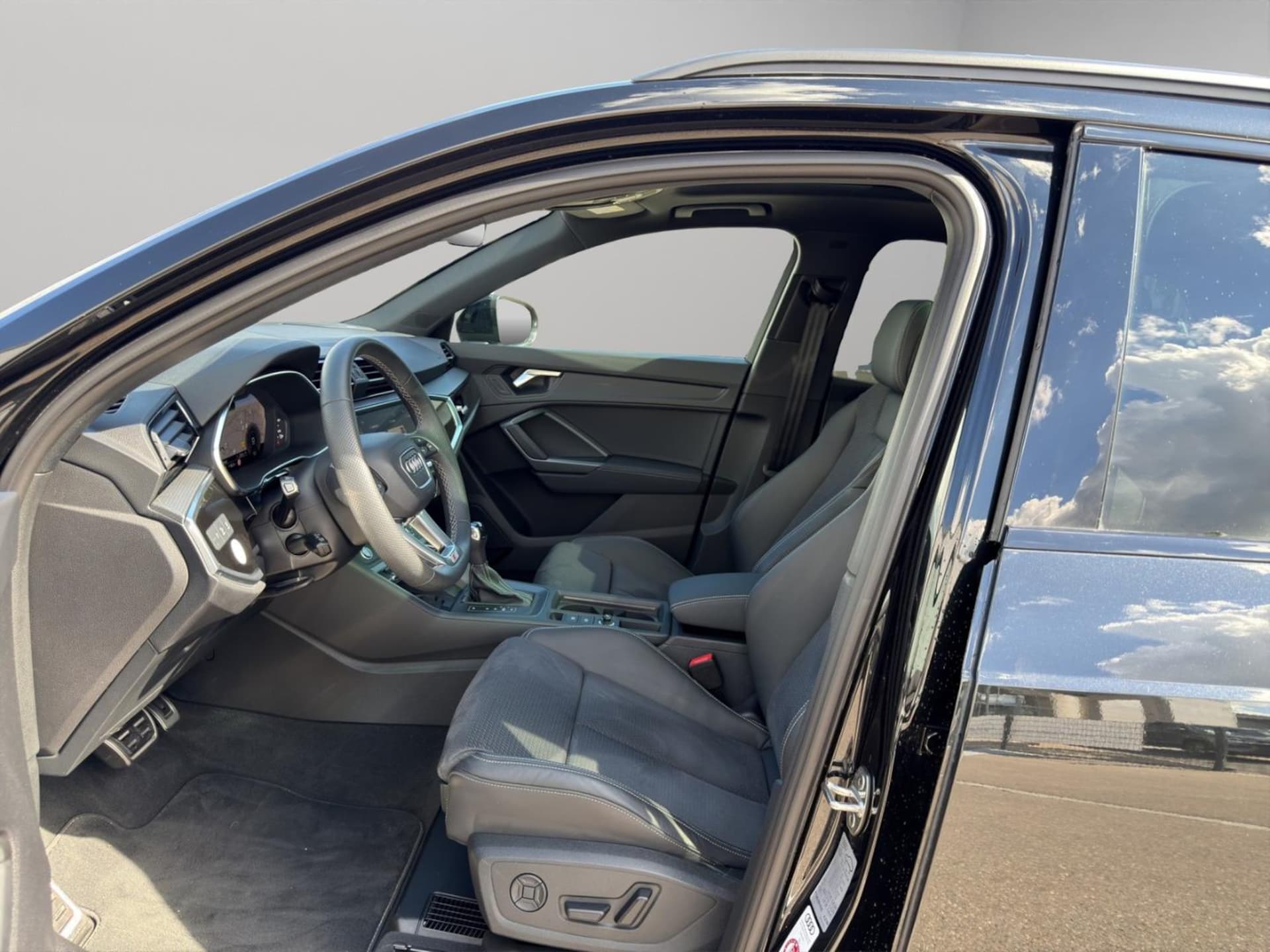 Audi Q3 SUV S line