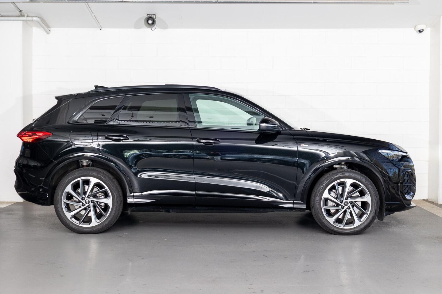 Image about Audi Q5 SUV TDI quattro 150 kW sport