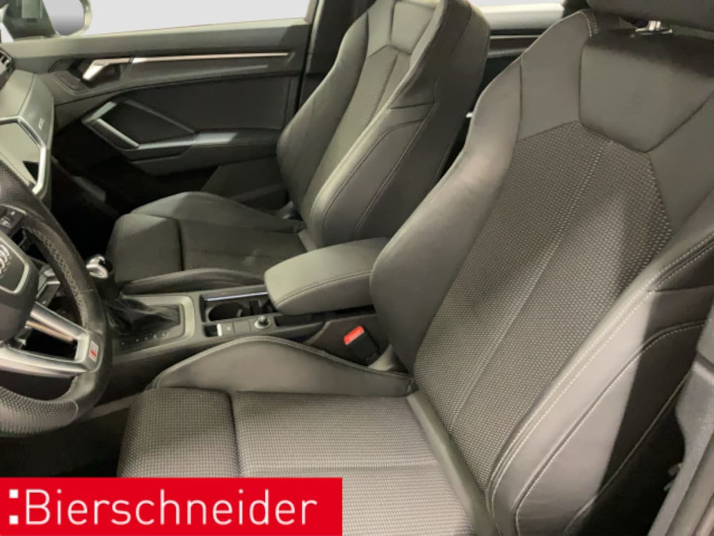 Bild über Audi Q3 S line 40 TFSI quattro S tronic - für weitere Informationen kontaktieren Sie den Audi Partner