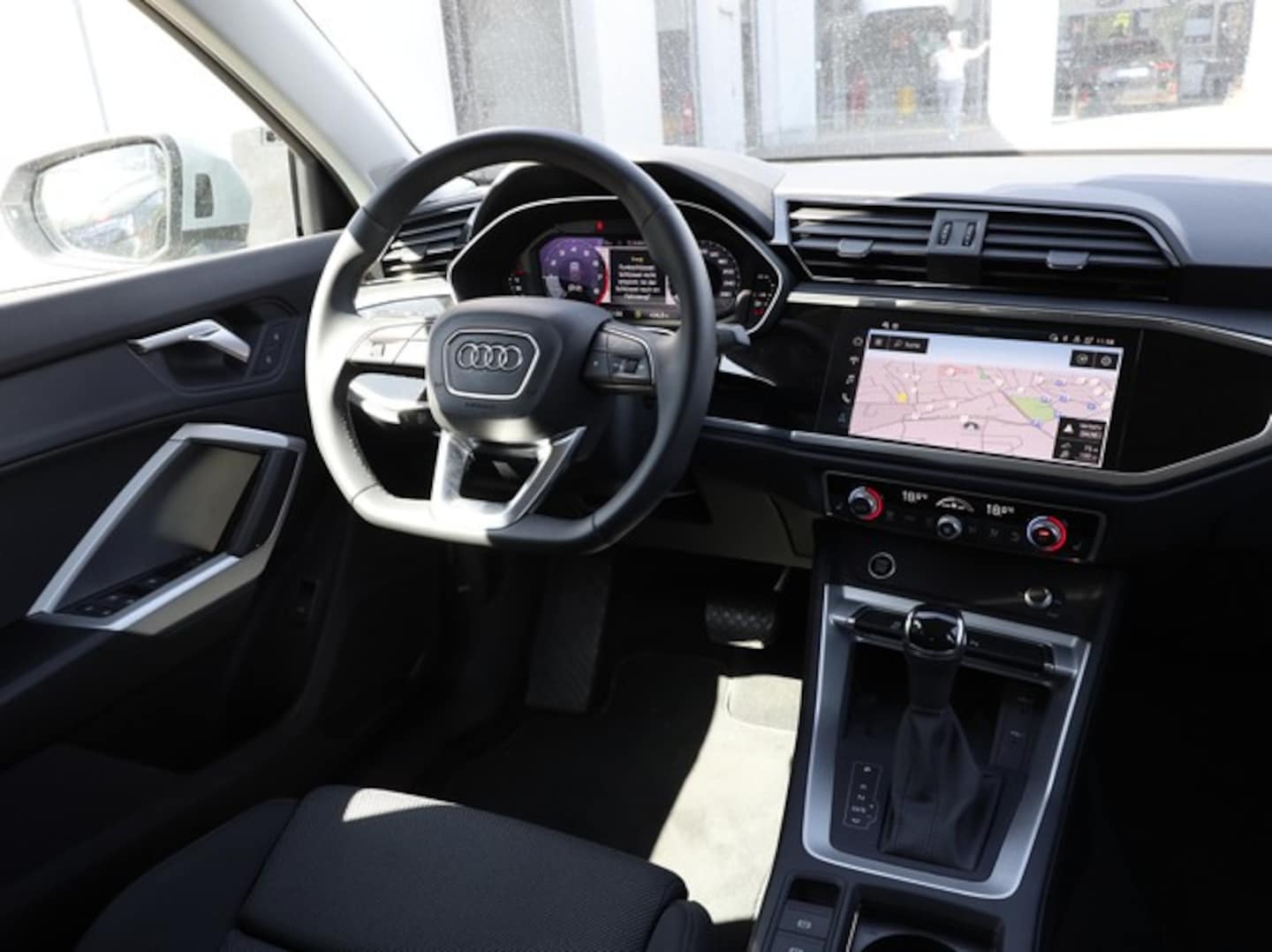 Bild über Audi Q3 TFSI 110 kW S tronic - für weitere Informationen kontaktieren Sie den Audi Partner