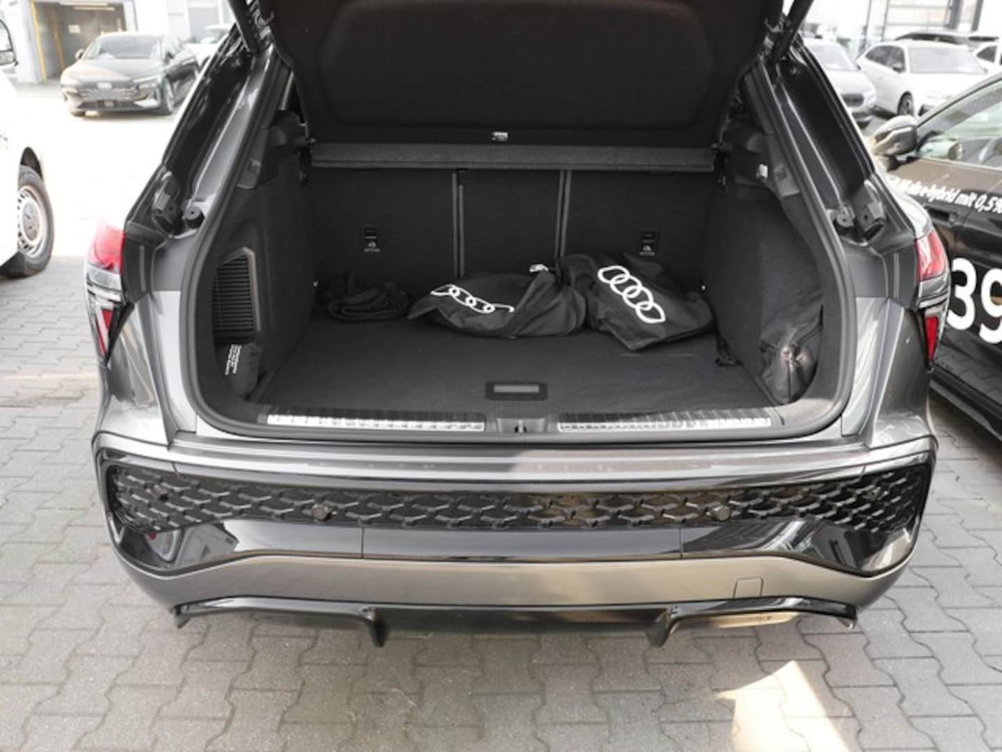 Bild über Audi Q3 SUV e-hybrid e-hybrid 200 kW S tronic - für weitere Informationen kontaktieren Sie den Audi Partner