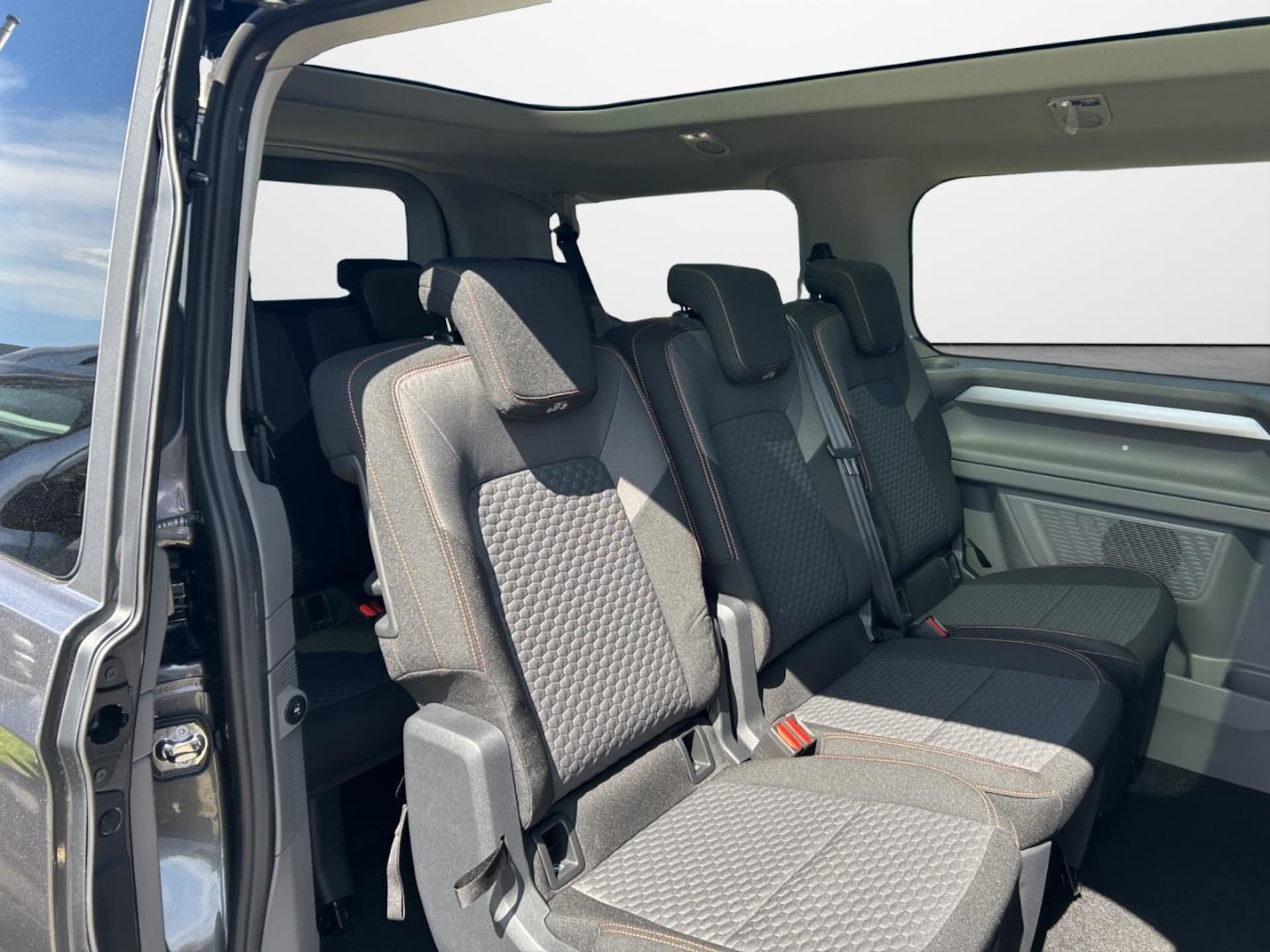 Volkswagen e-Caravelle Life