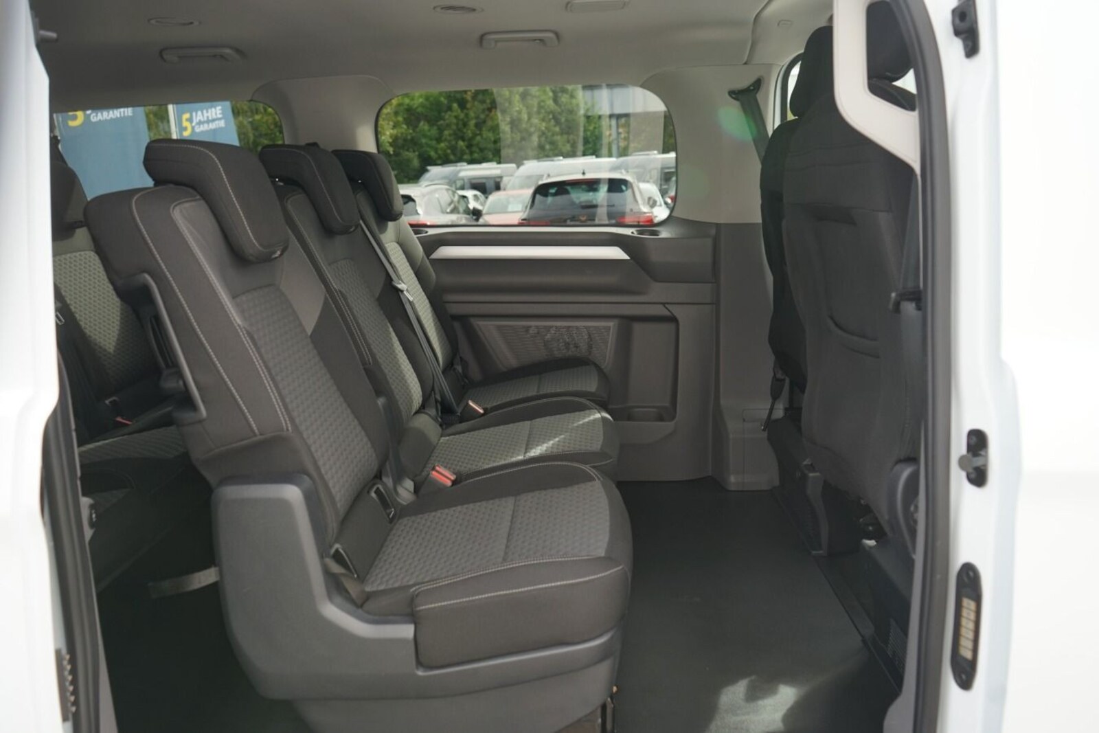 Volkswagen Caravelle langer Radstand – Bild 9