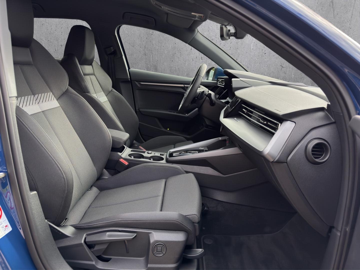 Bild über Audi A3 Sportback S line 30 TFSI S tronic - für weitere Informationen kontaktieren Sie den Audi Partner