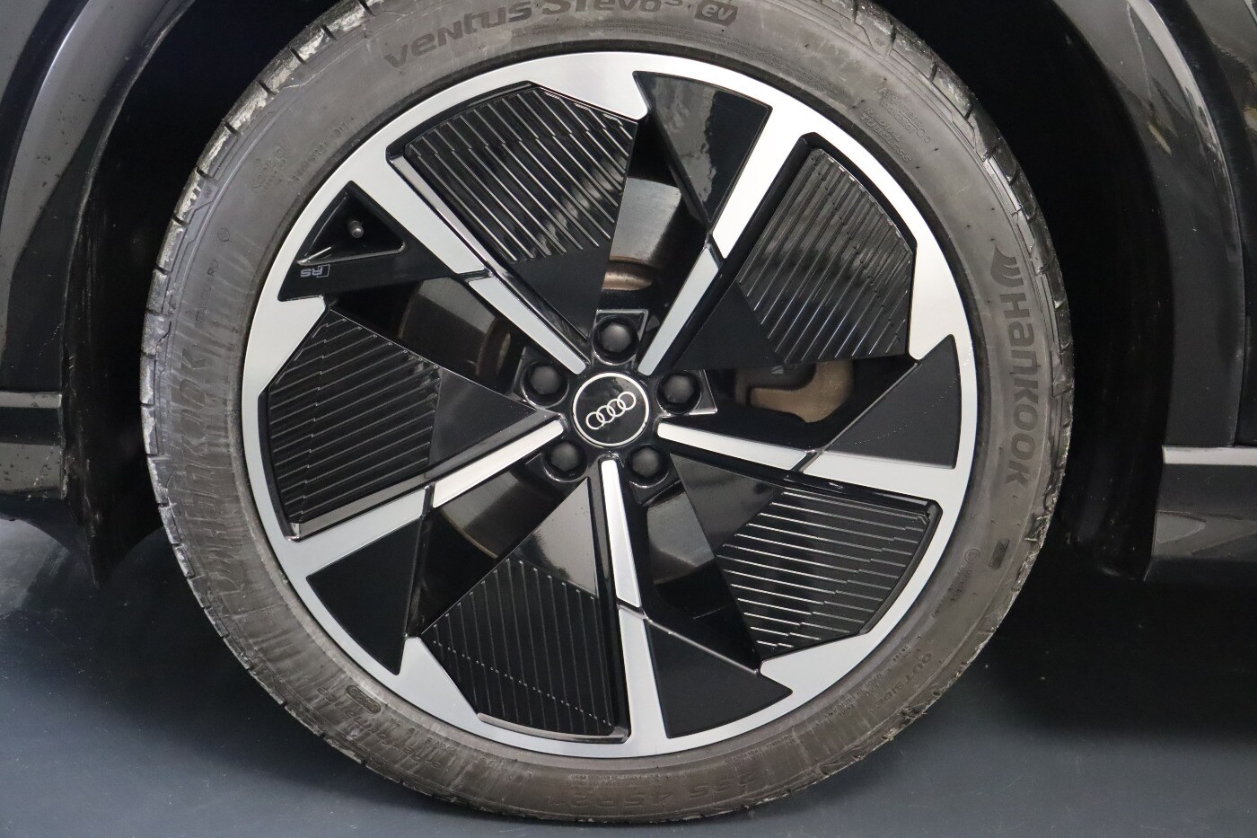 Image about Audi Q4 e-tron 50 e-tron quattro