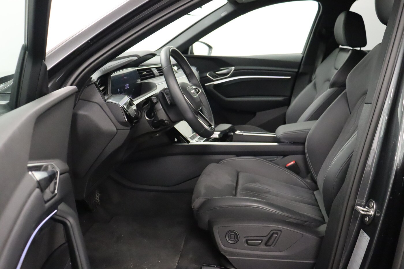 Image about Audi Q8 Sportback e-tron S line 55 e-tron quattro