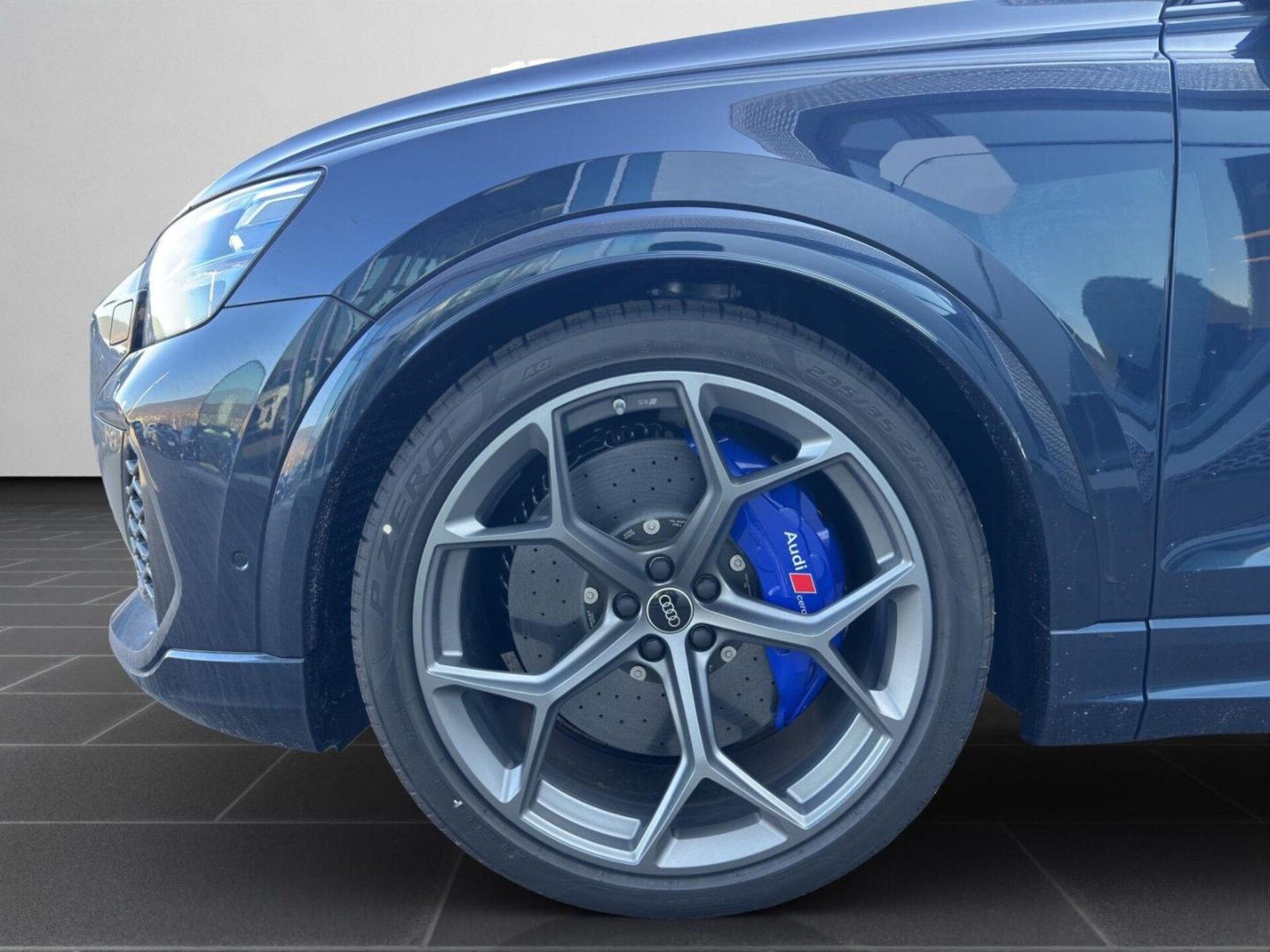 Audi RS Q8 SUV performance