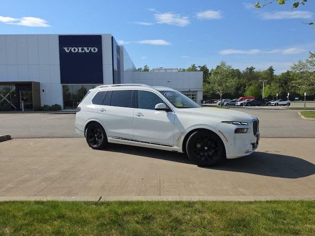2023 BMW X7